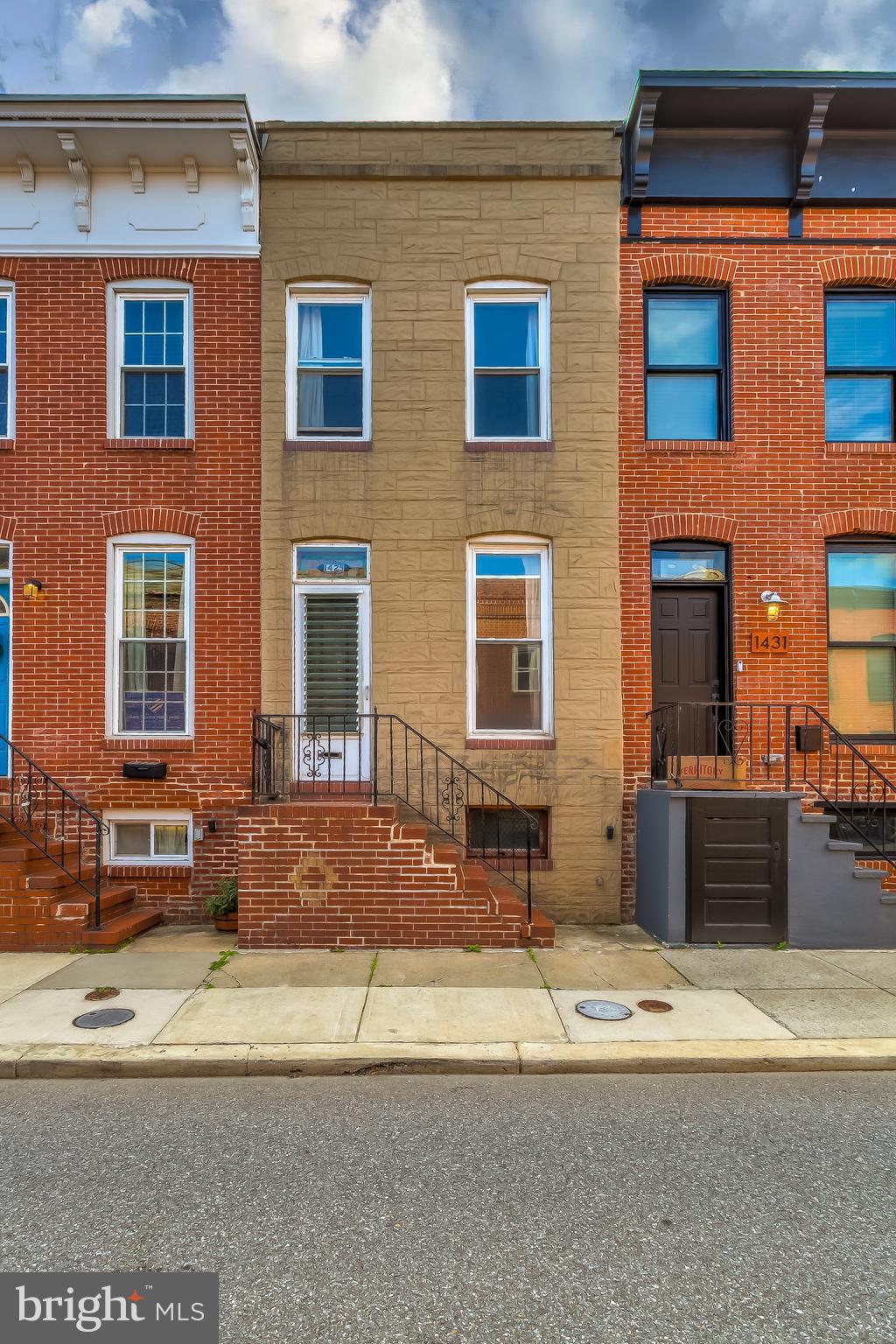 LOCUST POINT - Residential