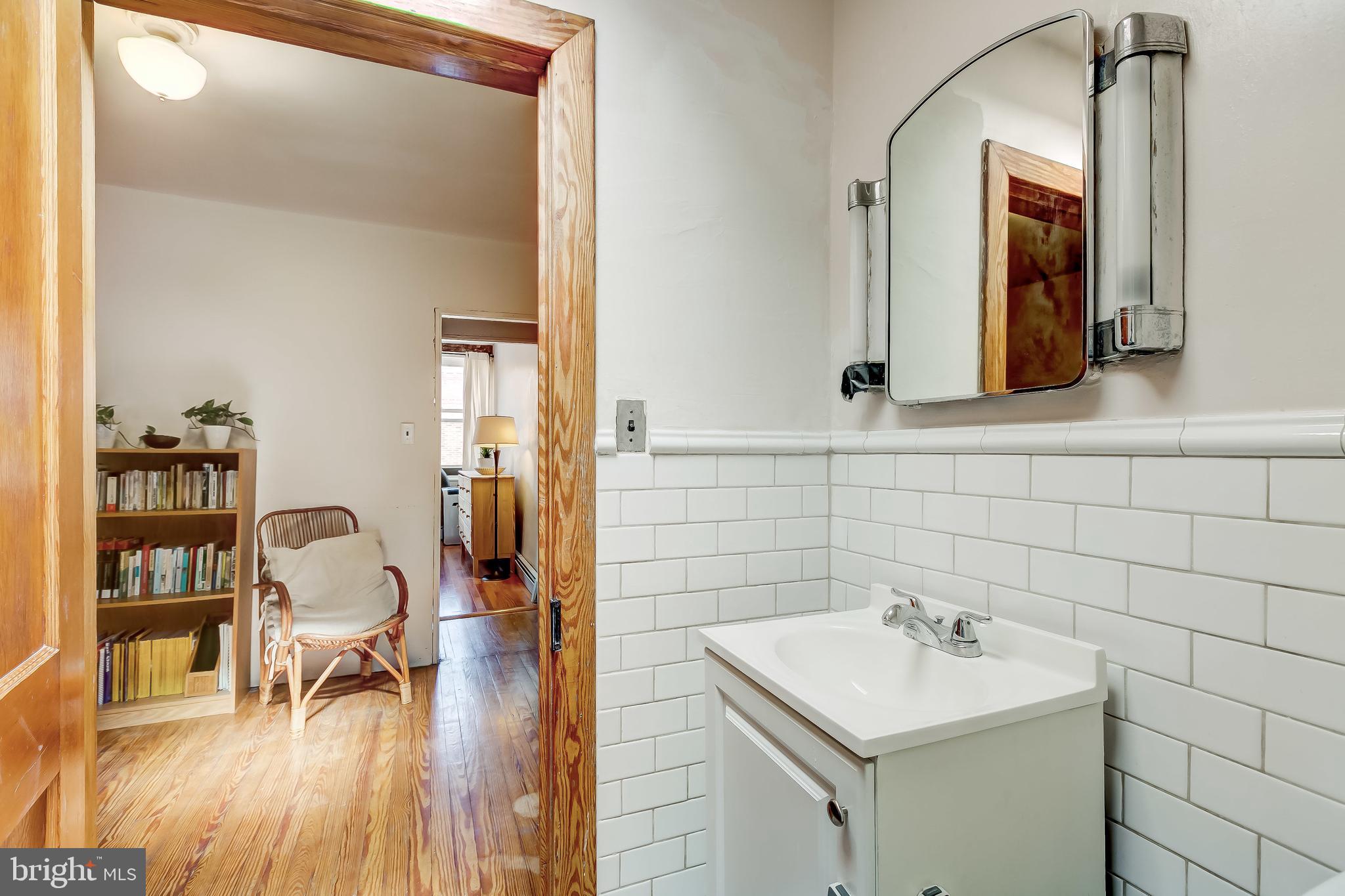 LOCUST POINT - Residential