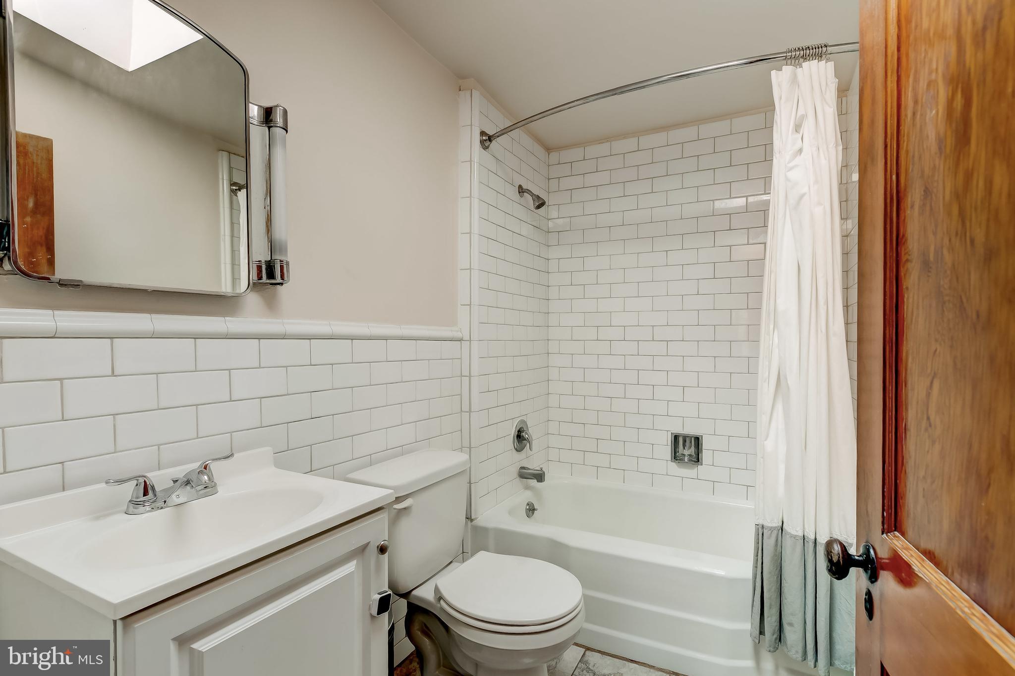 LOCUST POINT - Residential