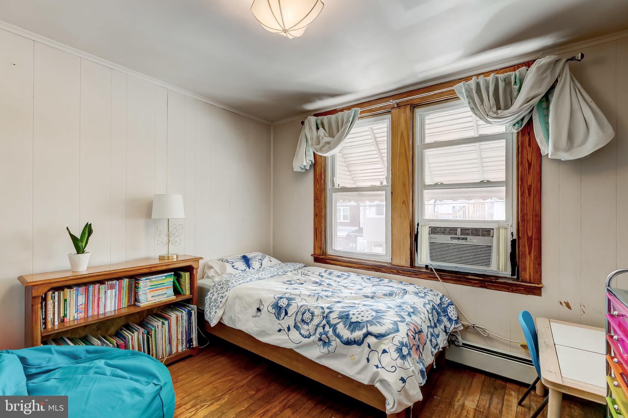 LOCUST POINT - Residential