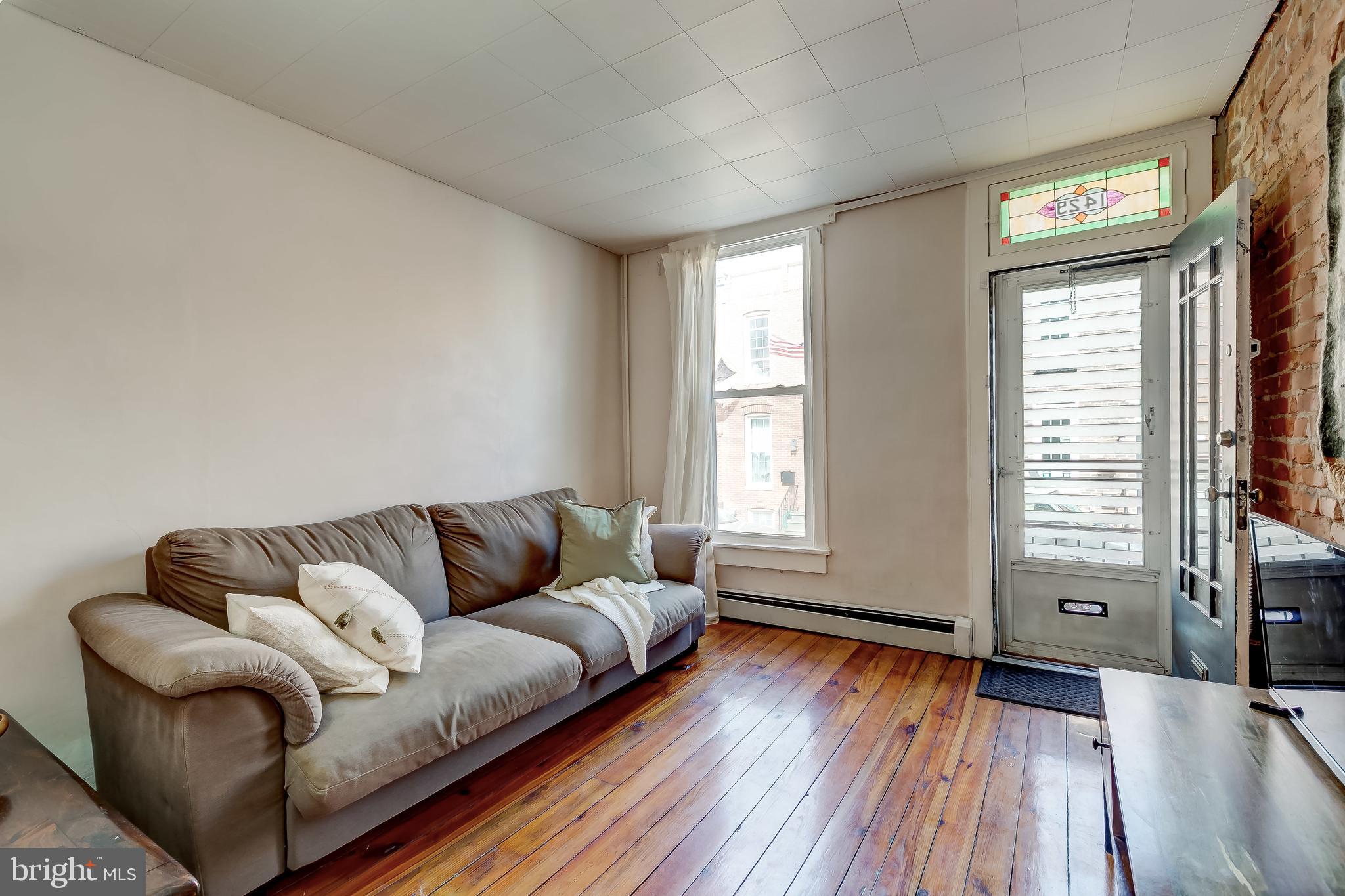 LOCUST POINT - Residential