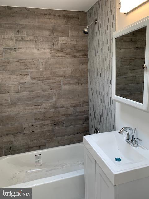 COLLINGDALE - Residential Lease