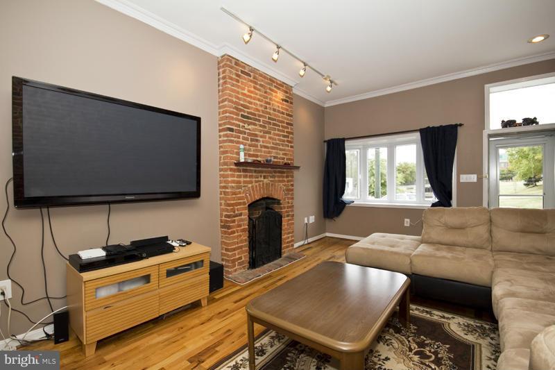 FEDERAL HILL HISTORIC DISTRICT - Residential Lease