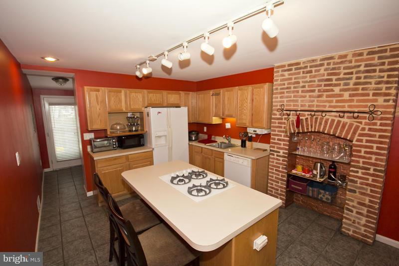 FEDERAL HILL HISTORIC DISTRICT - Residential Lease