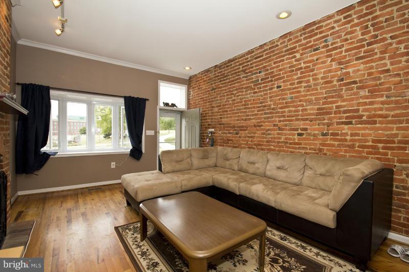 FEDERAL HILL HISTORIC DISTRICT - Residential Lease