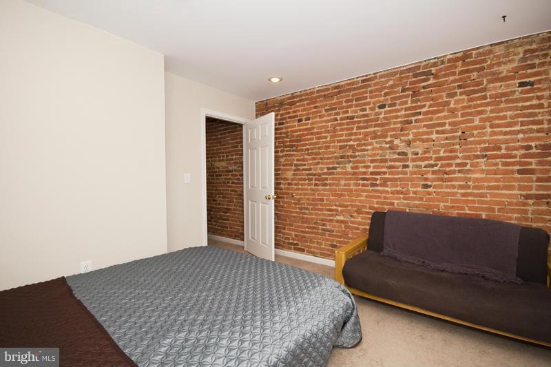 FEDERAL HILL HISTORIC DISTRICT - Residential Lease