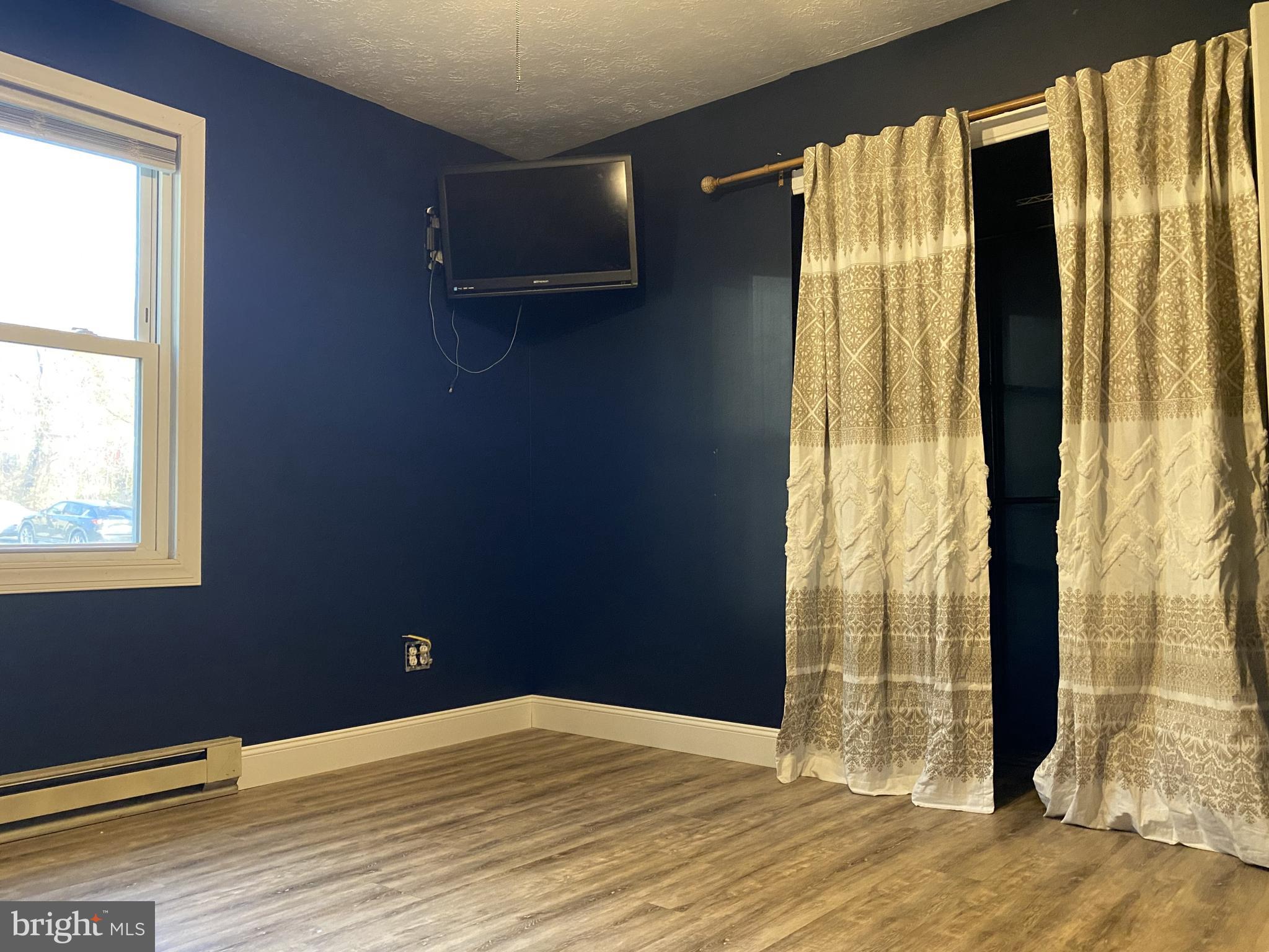 CRESAPTOWN - Residential