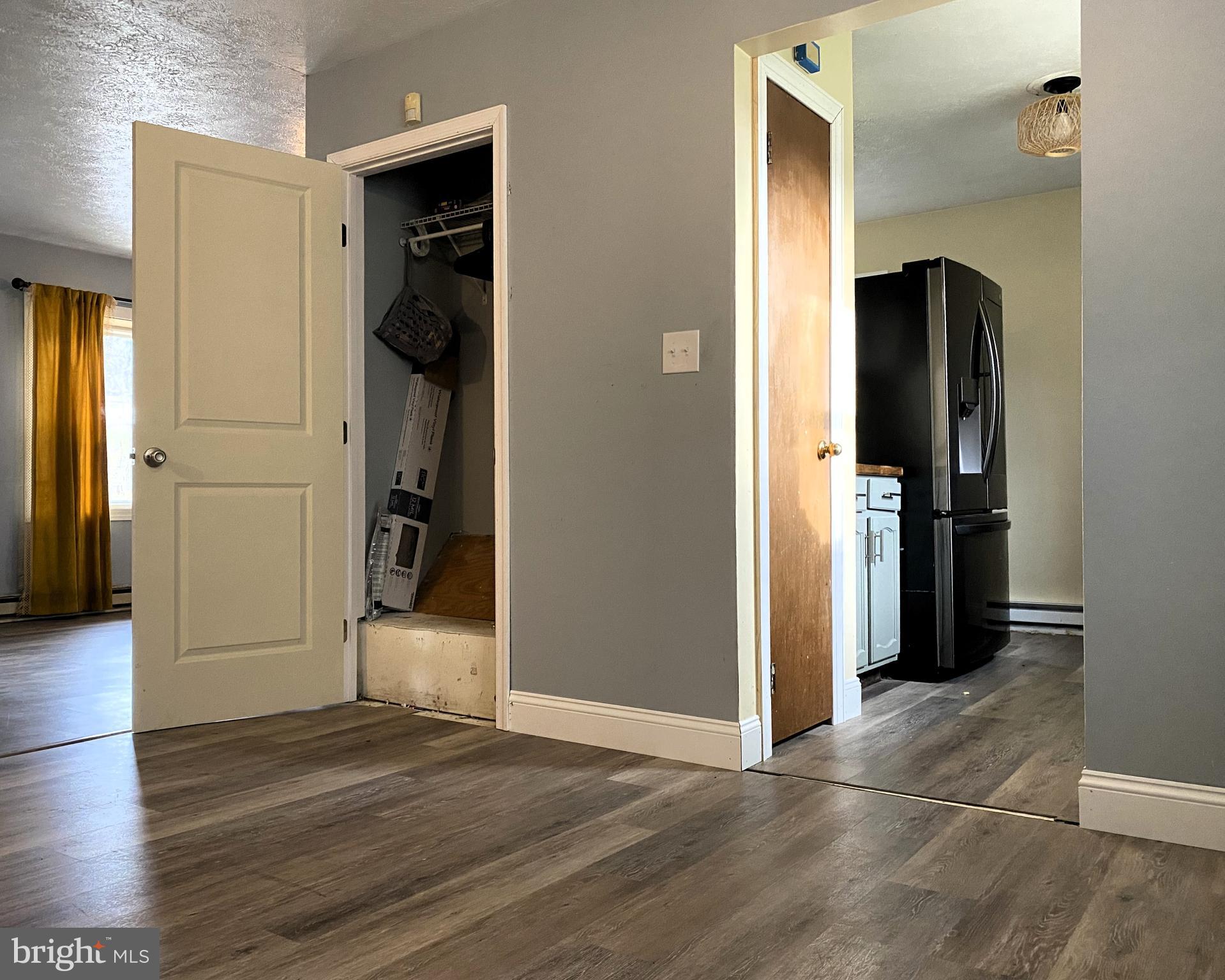 CRESAPTOWN - Residential