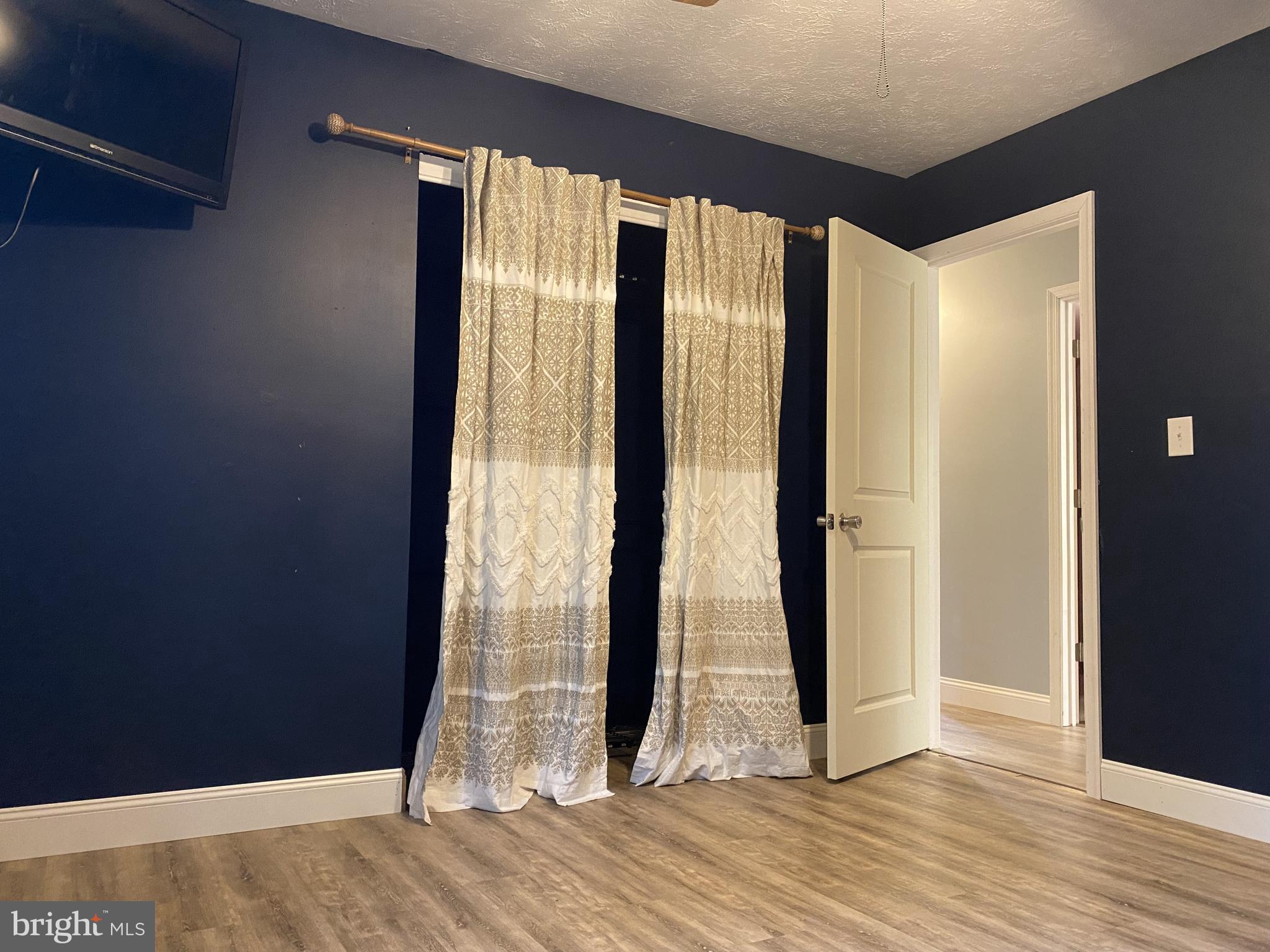 CRESAPTOWN - Residential