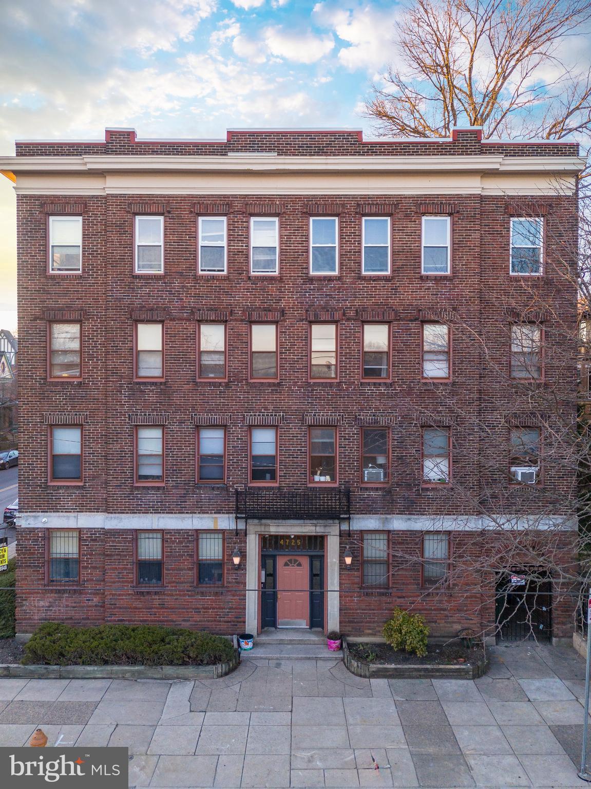 4725 CHESTER AVENUE 27
