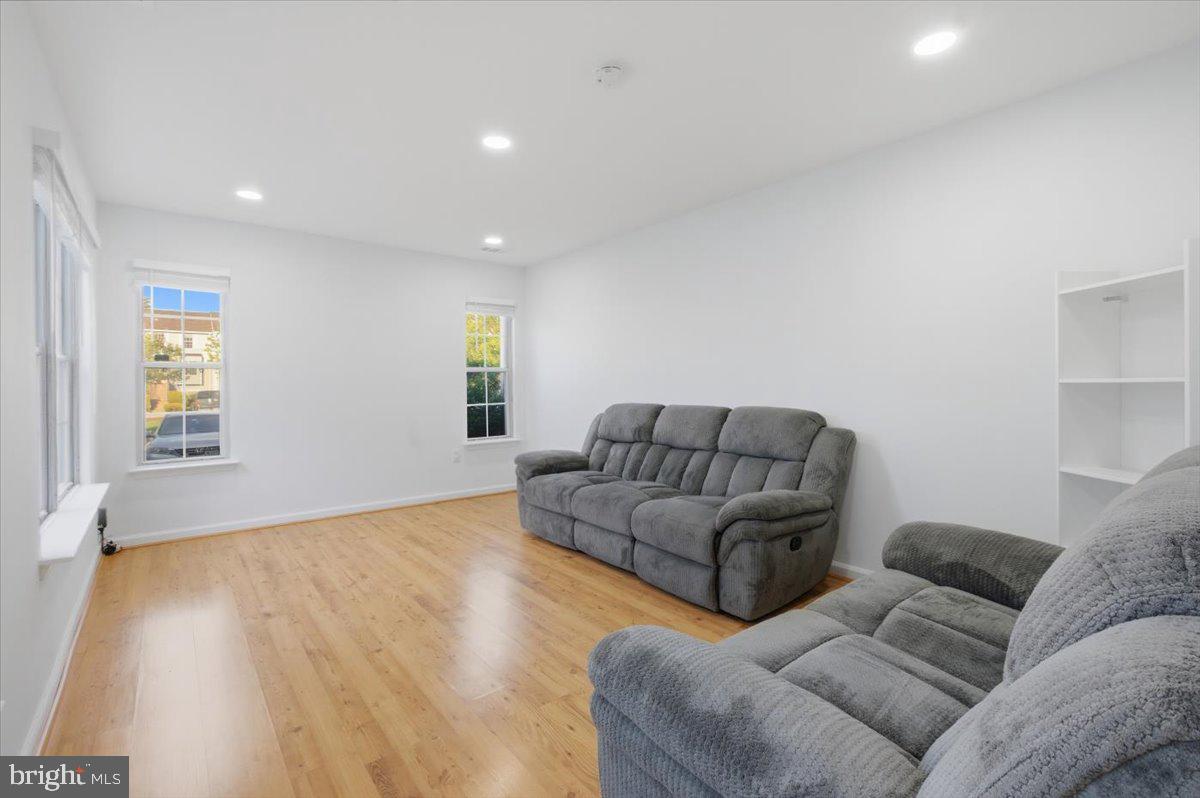 19 BARBERRY COURT 39-4