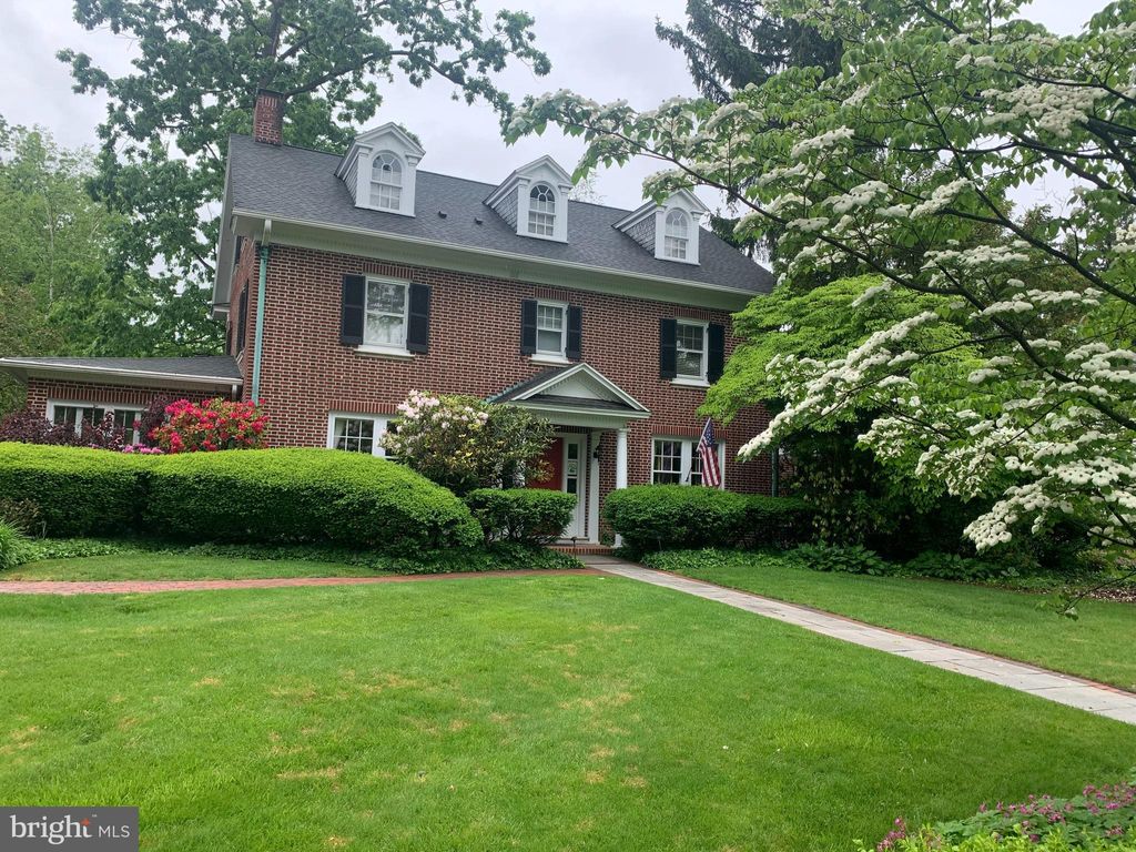 Photo of 305 E Hamilton Avenue, STATE COLLEGE, PA 16801 (MLS # PACE2517240)