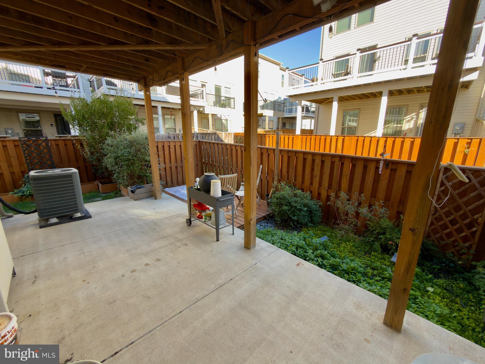 GATEWAY COMMONS - STONE RIDGE - Residential