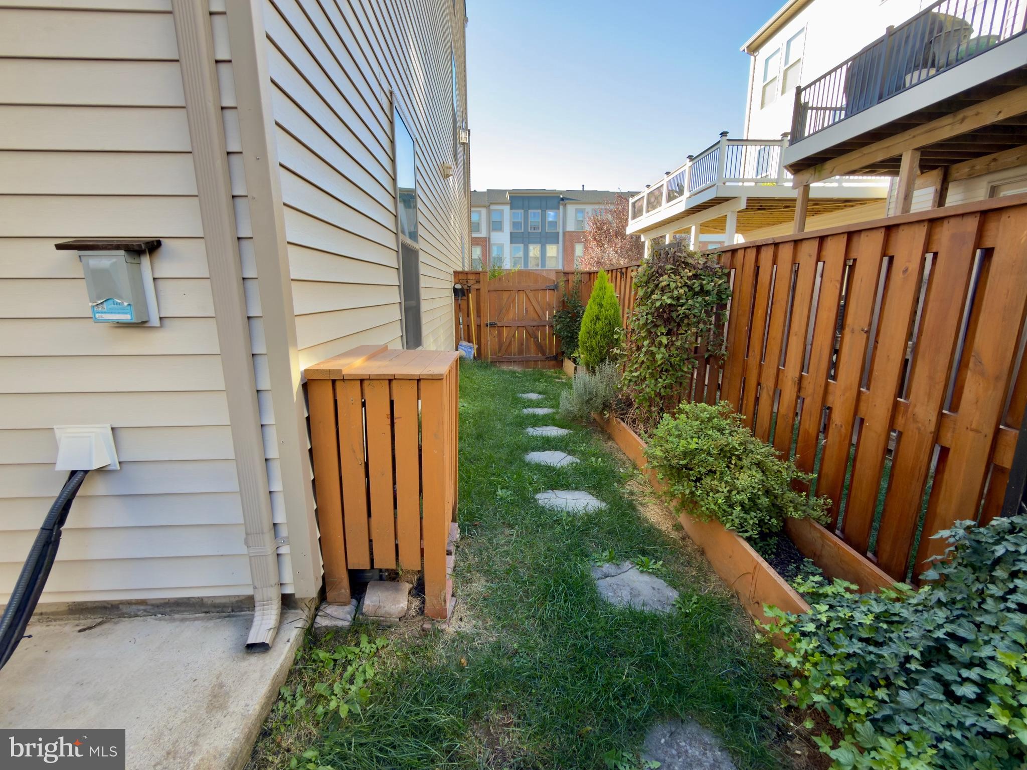 GATEWAY COMMONS - STONE RIDGE - Residential