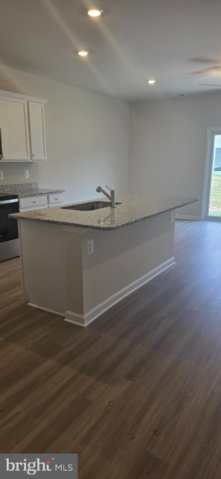 HOMEPLACE AT RIVERSIDE - Residential Lease