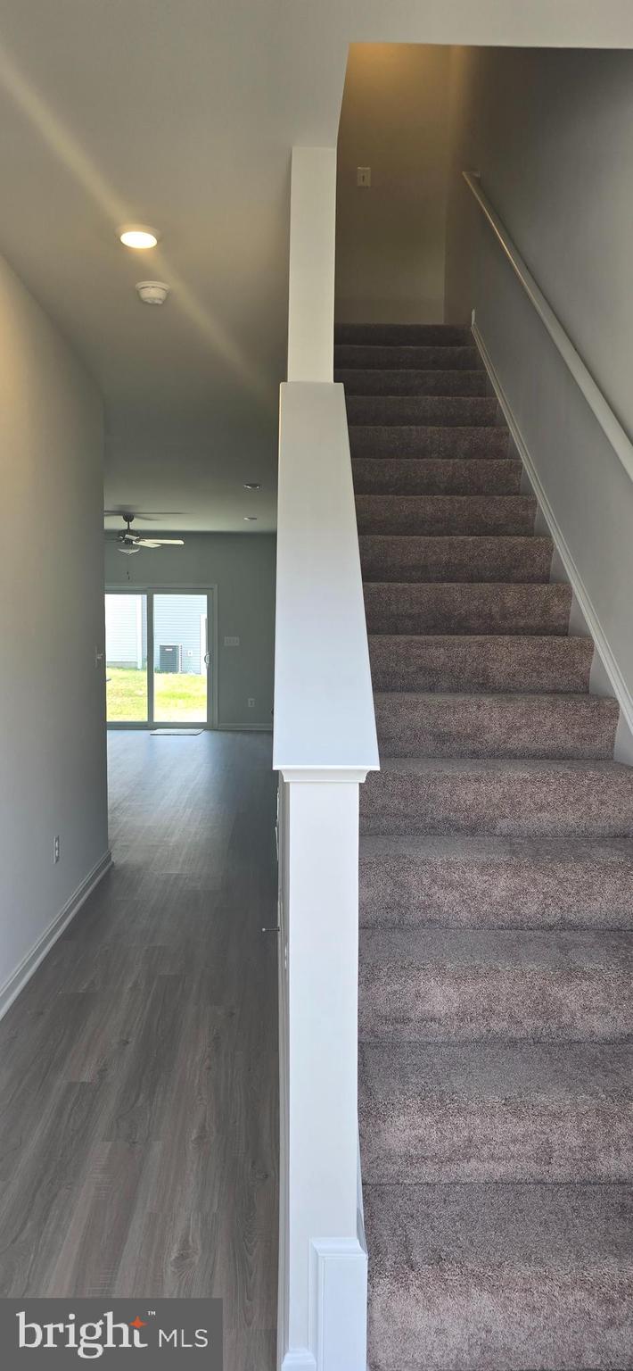 HOMEPLACE AT RIVERSIDE - Residential Lease