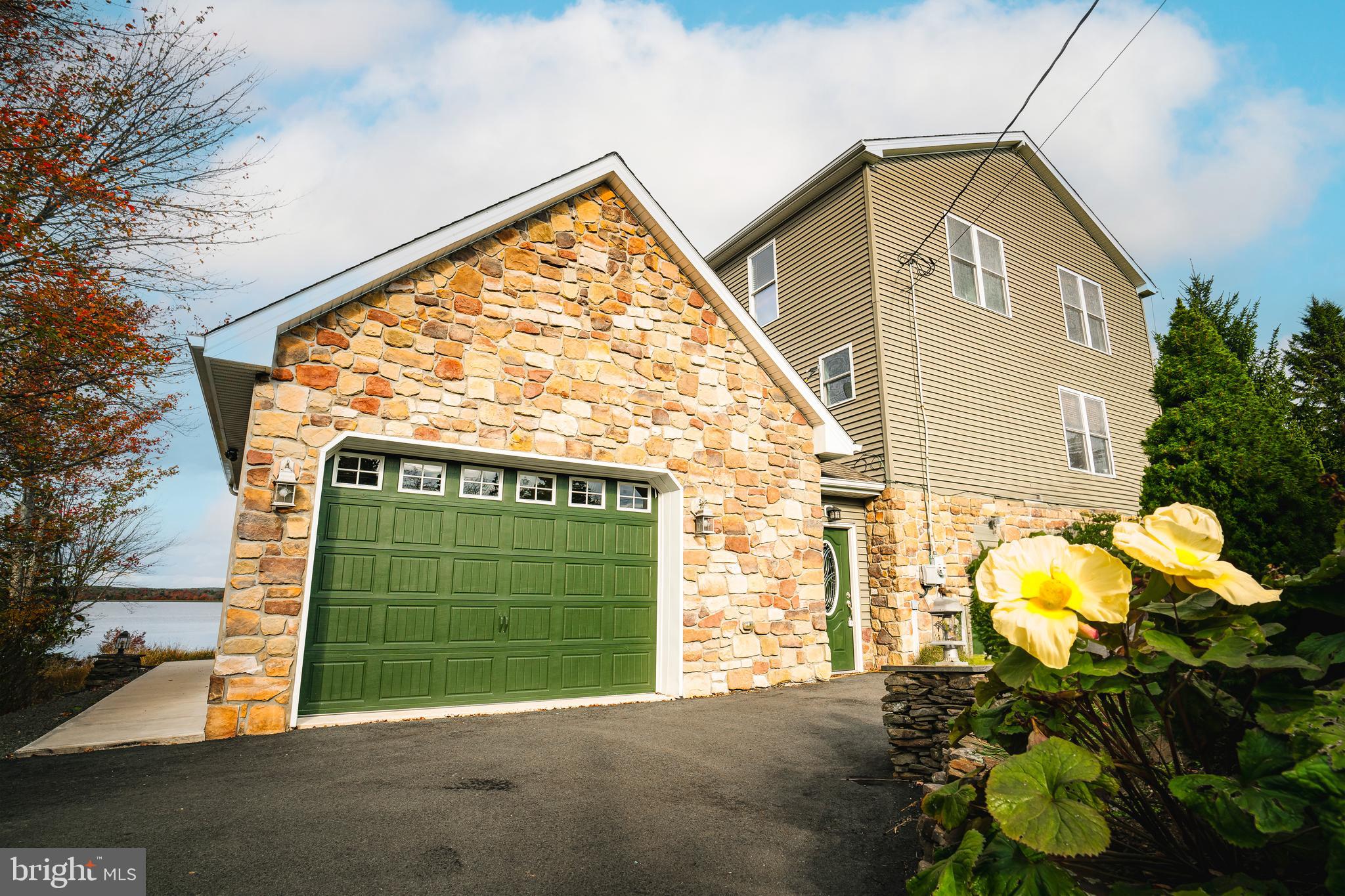 TOWAMENSING TRAILS - Residential