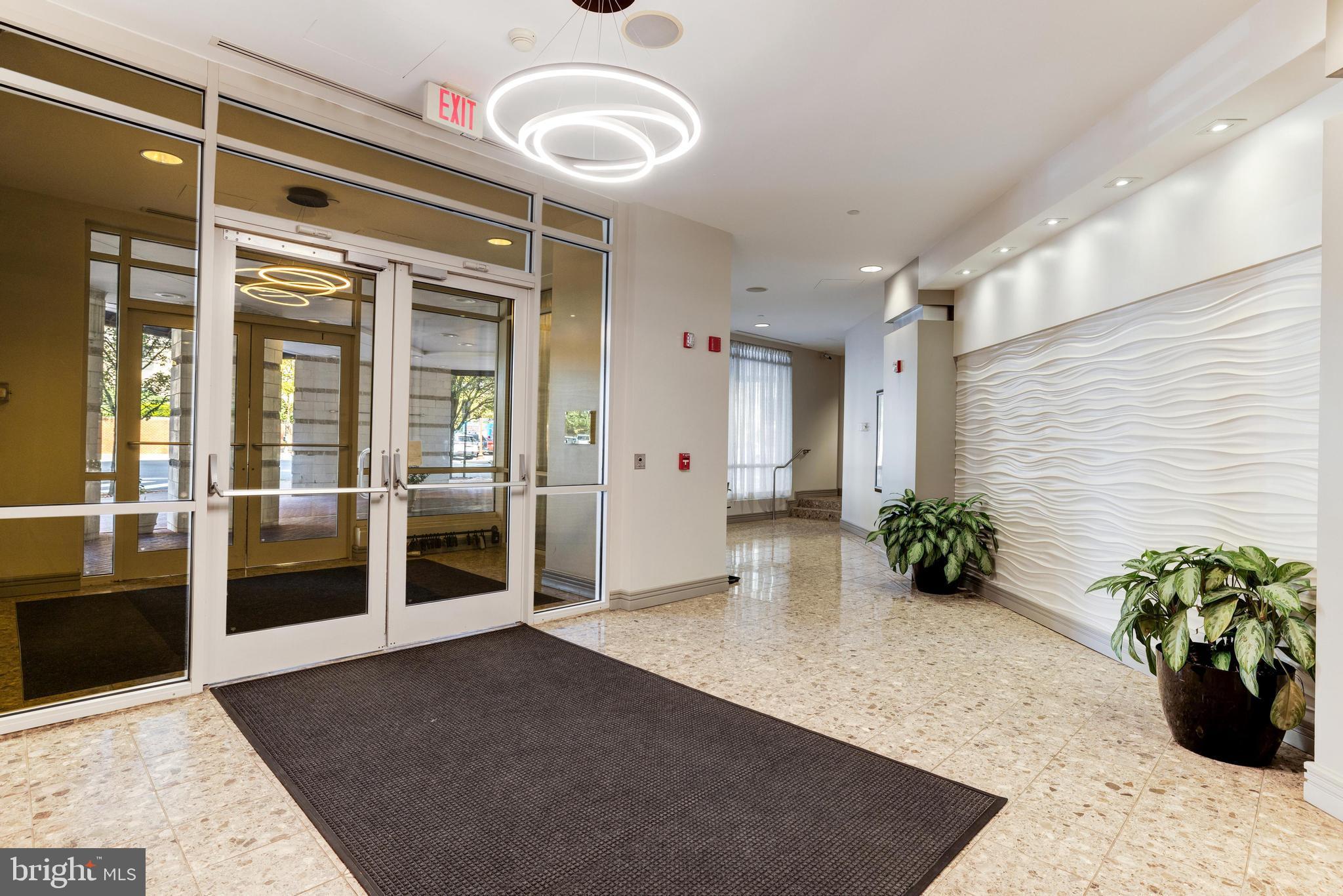 BALLSTON 880 - Residential