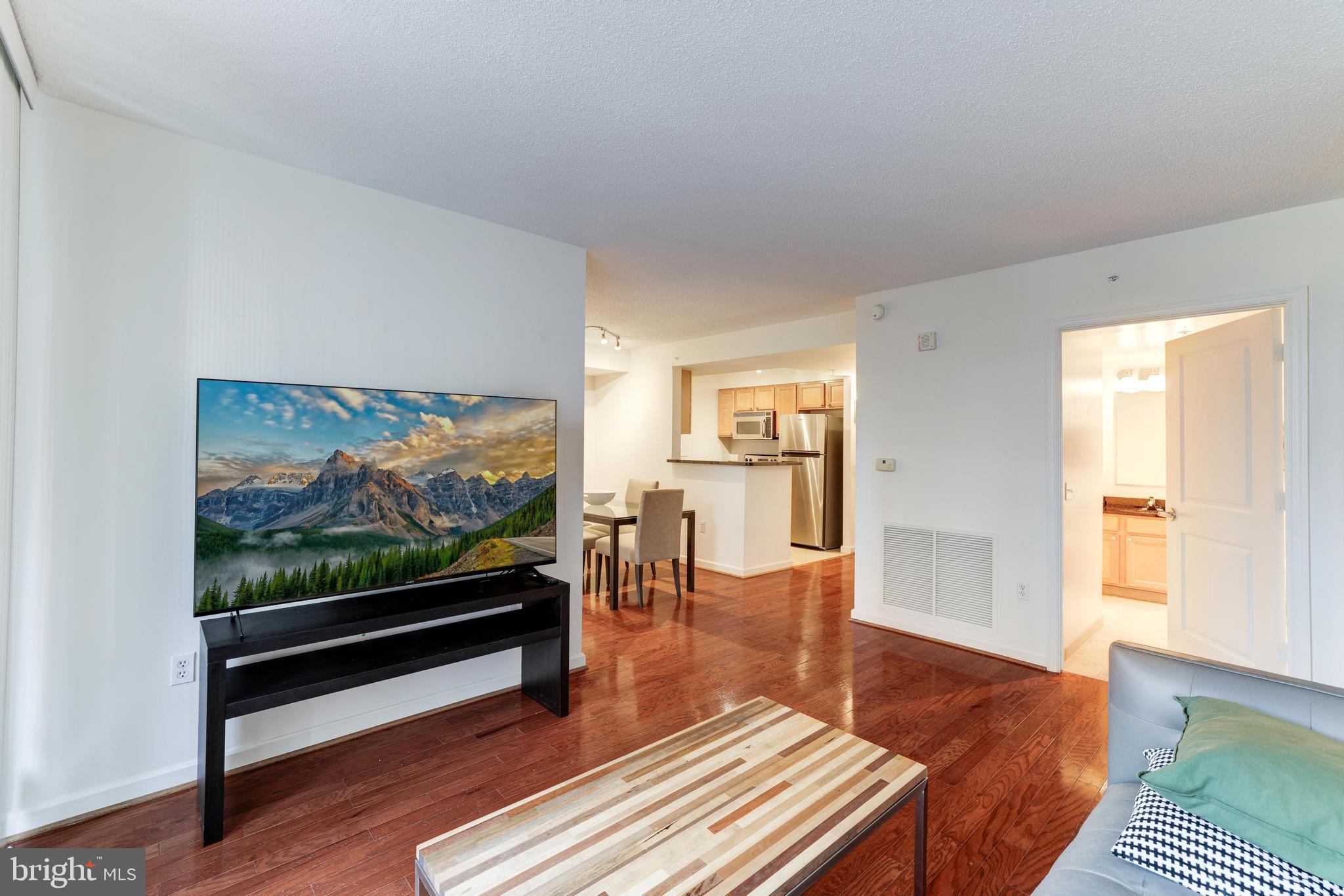 BALLSTON 880 - Residential