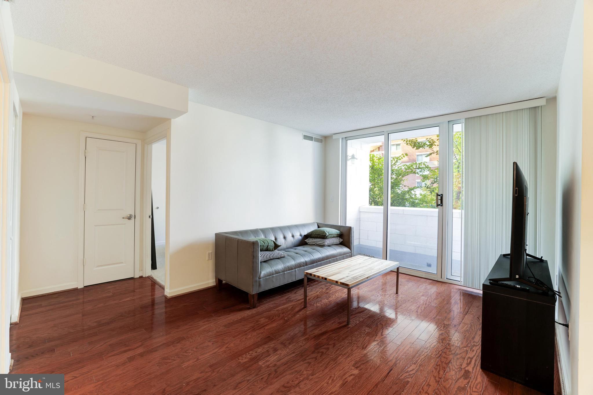 BALLSTON 880 - Residential