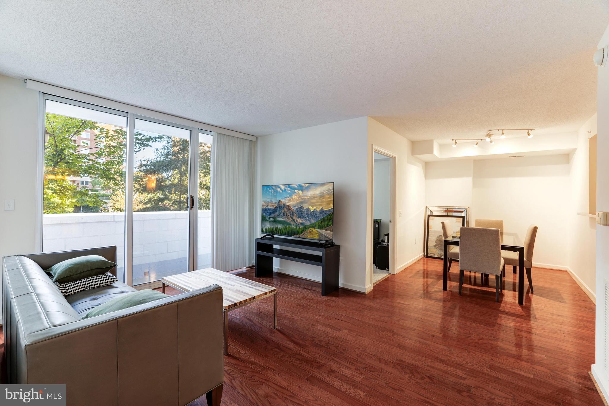 BALLSTON 880 - Residential