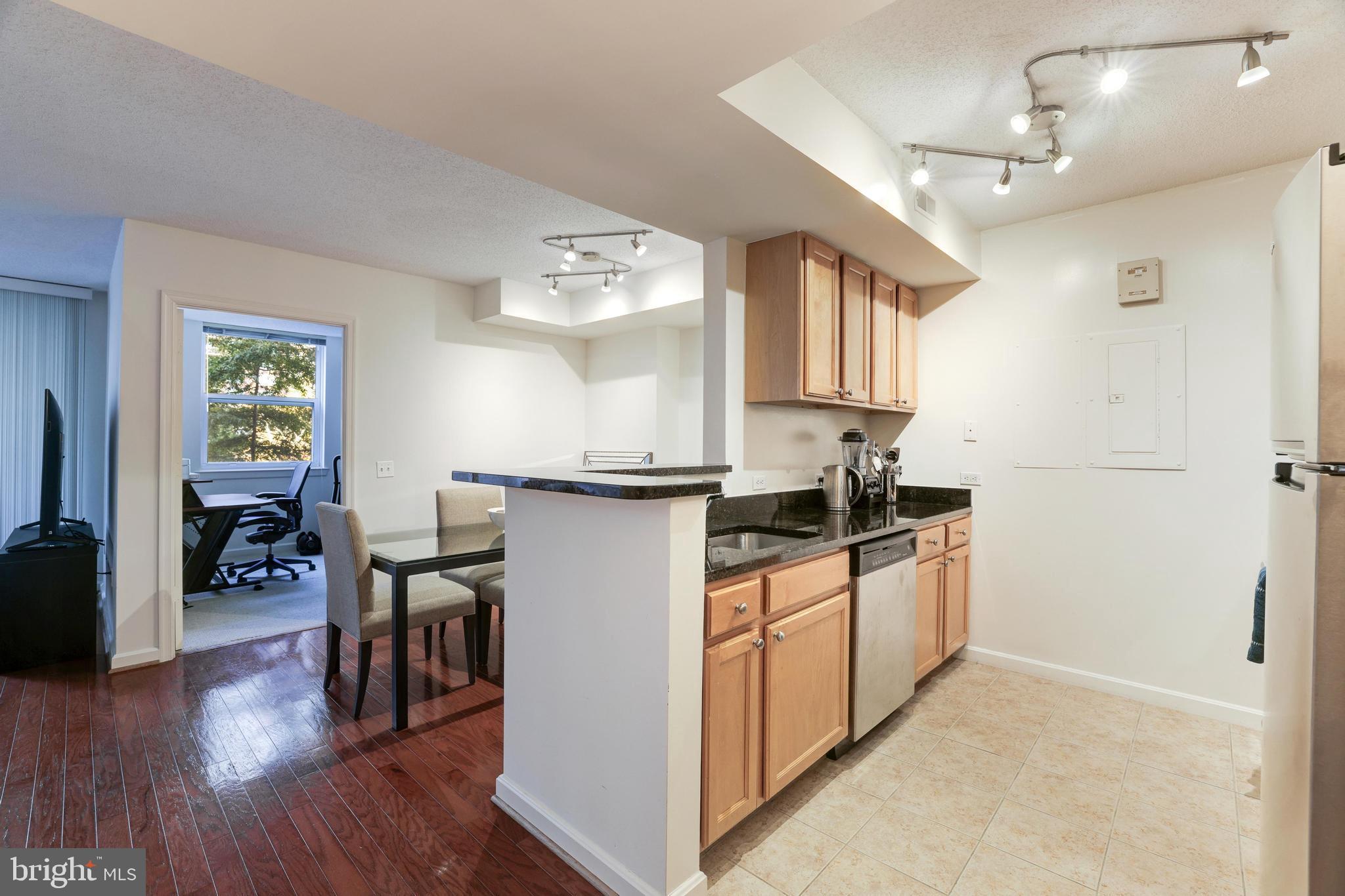 BALLSTON 880 - Residential