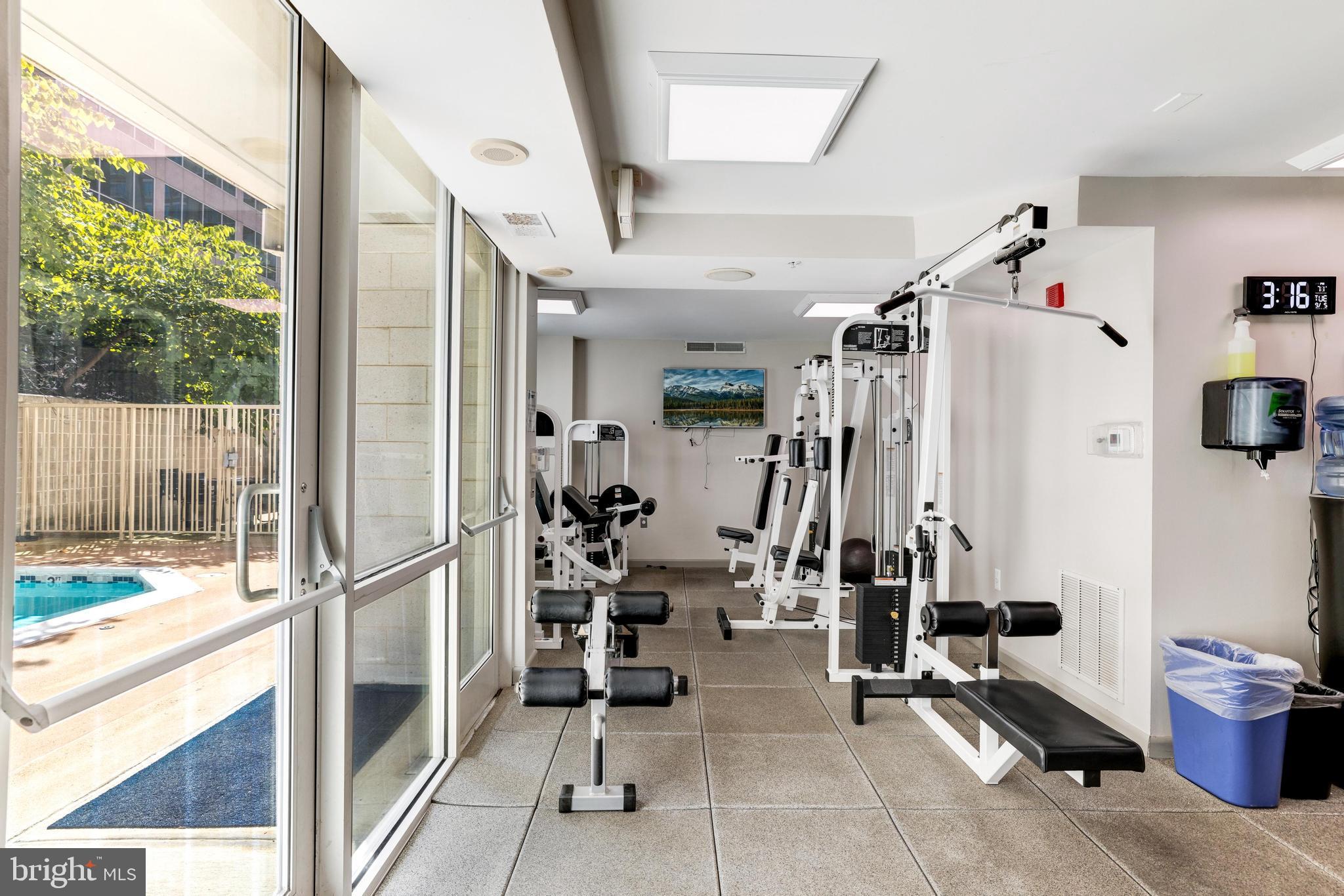 BALLSTON 880 - Residential