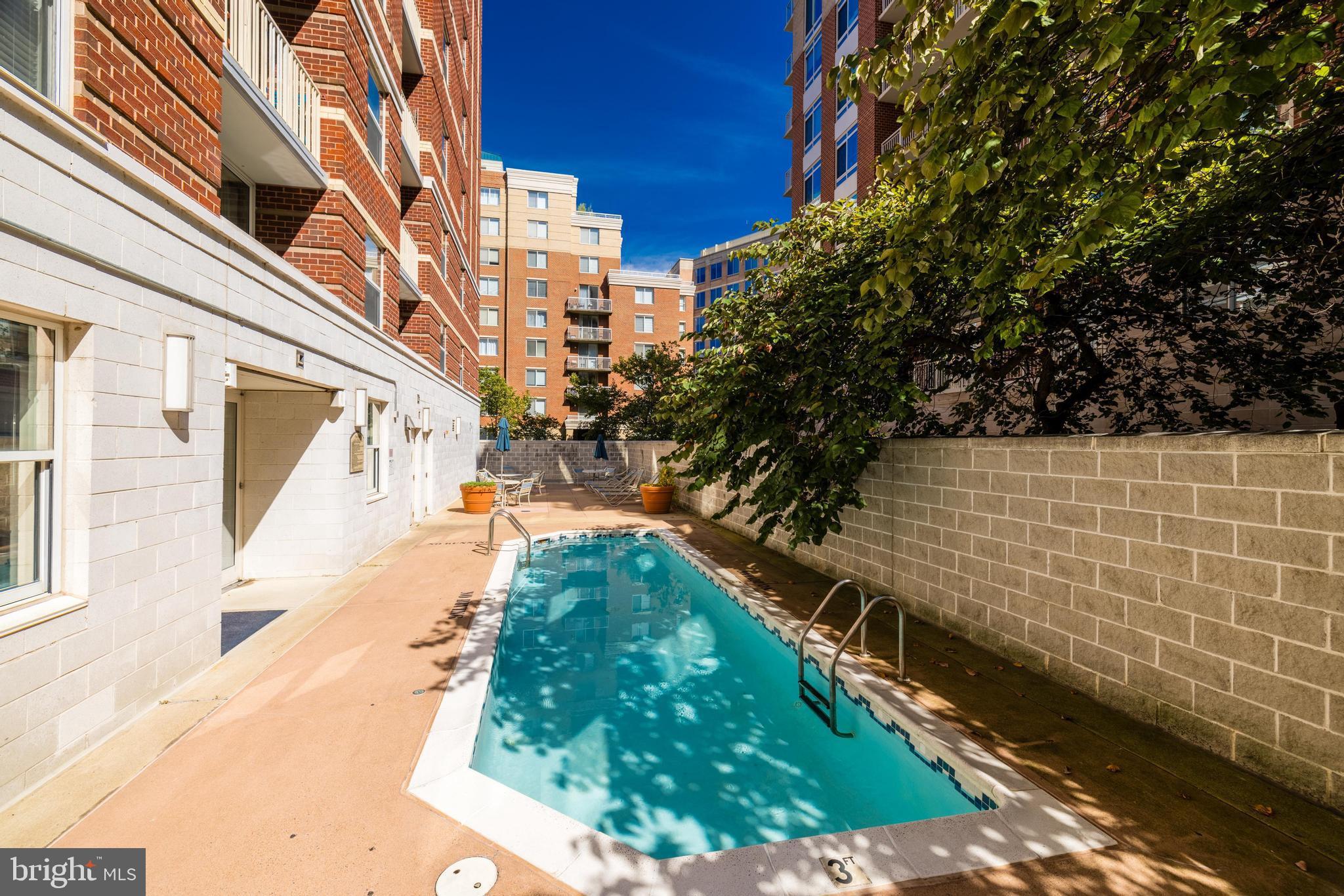 BALLSTON 880 - Residential