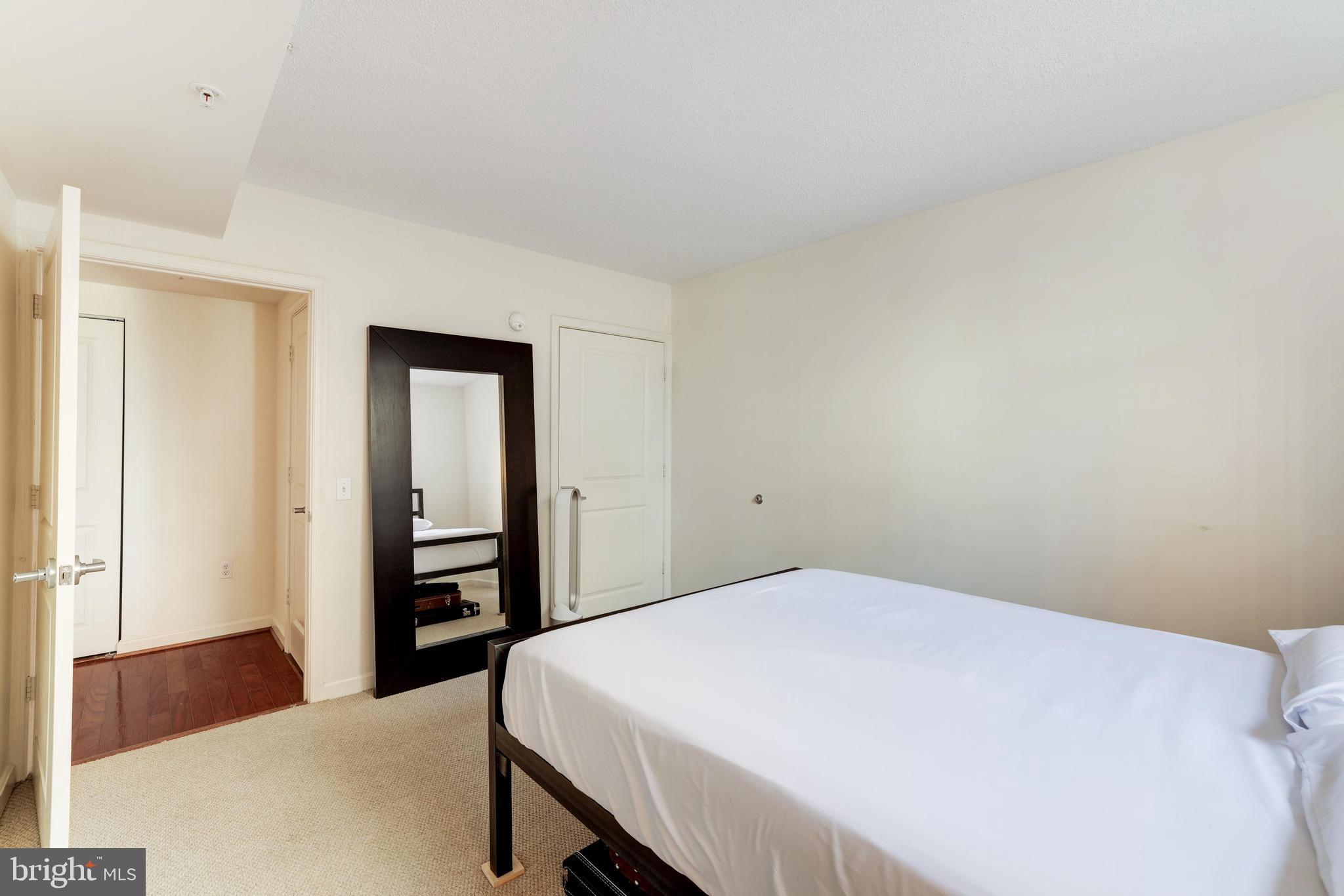 BALLSTON 880 - Residential