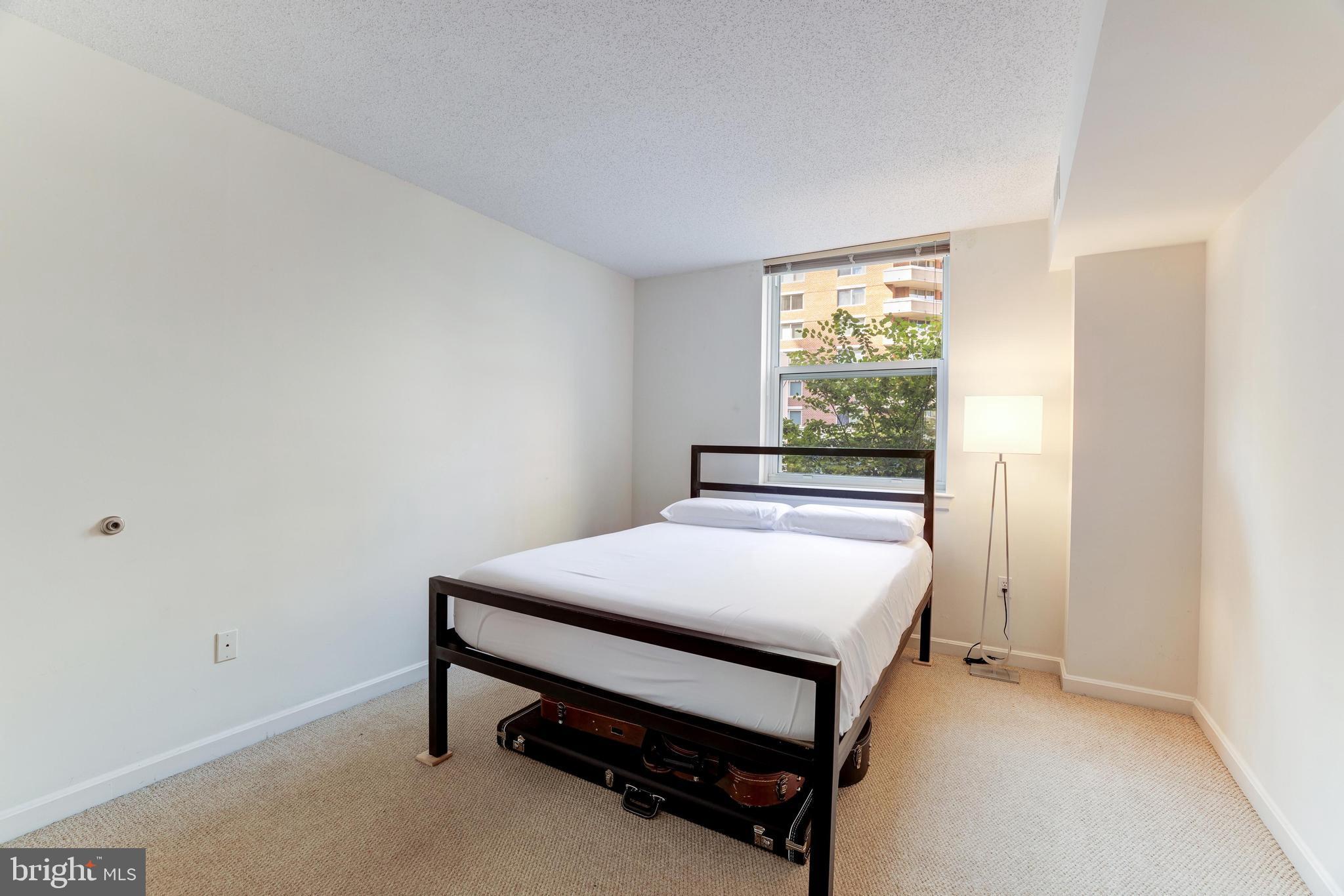 BALLSTON 880 - Residential