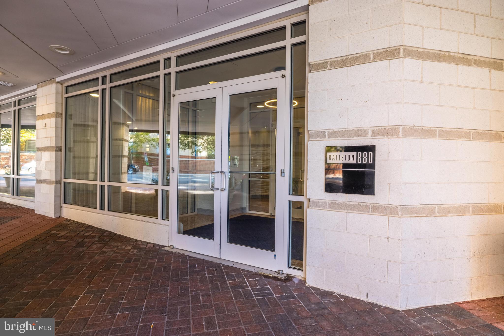 BALLSTON 880 - Residential