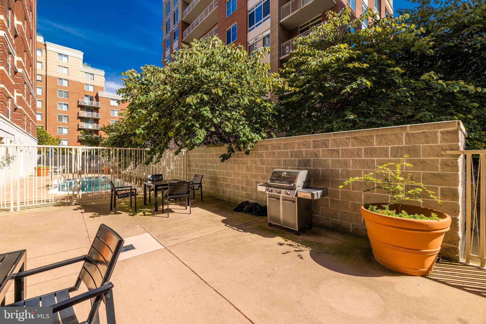 BALLSTON 880 - Residential