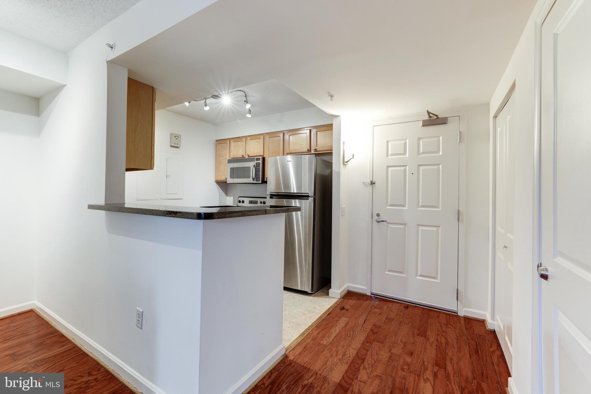 BALLSTON 880 - Residential