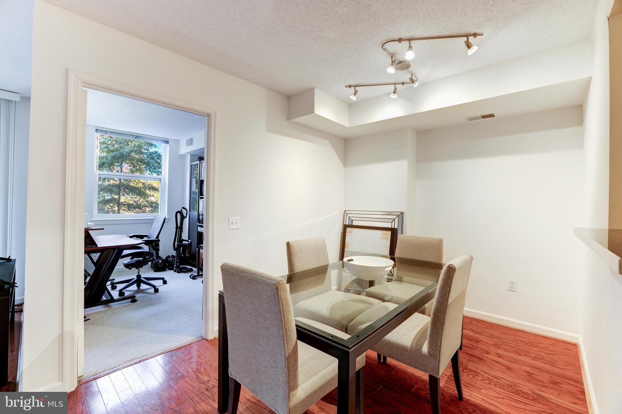 BALLSTON 880 - Residential