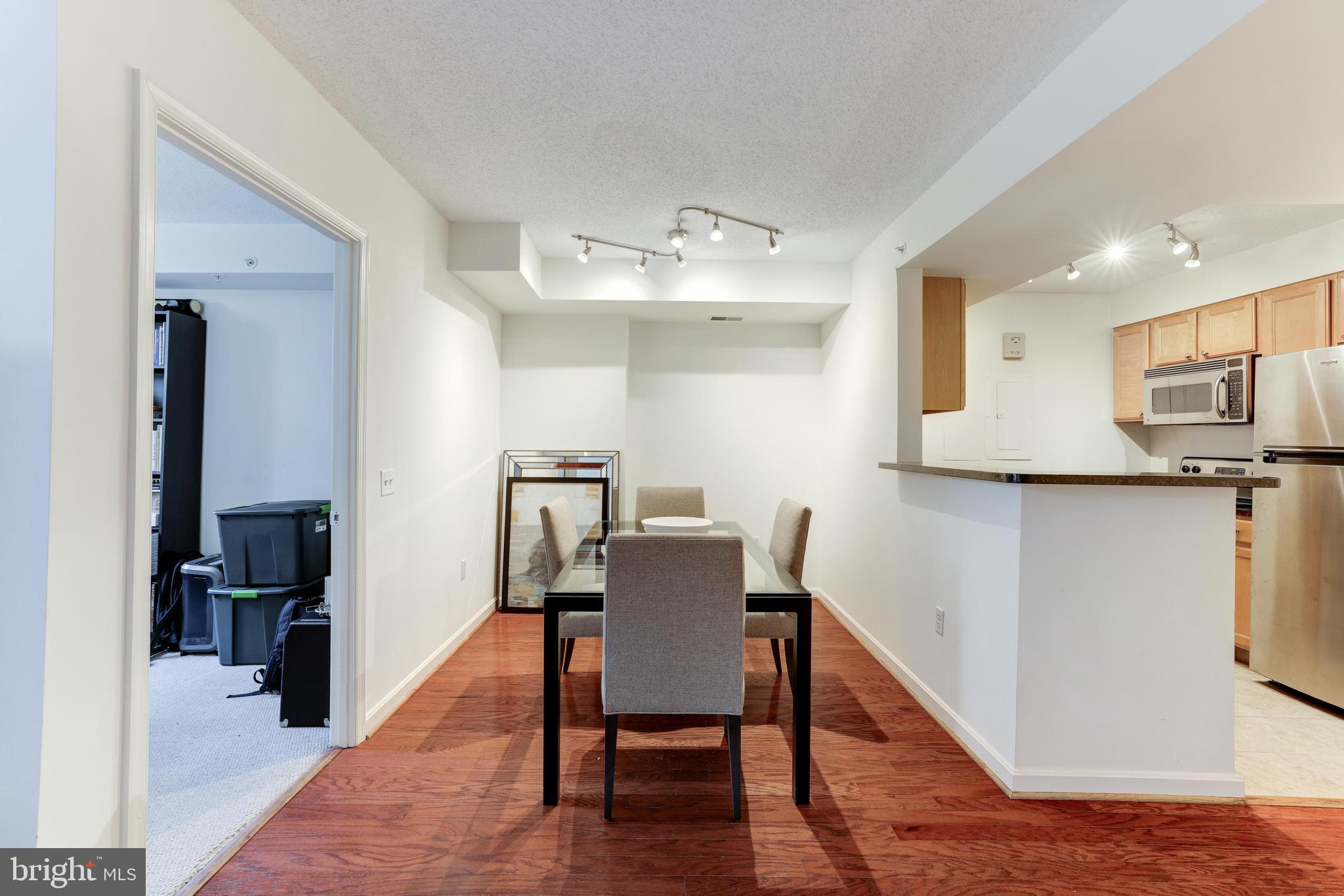 BALLSTON 880 - Residential