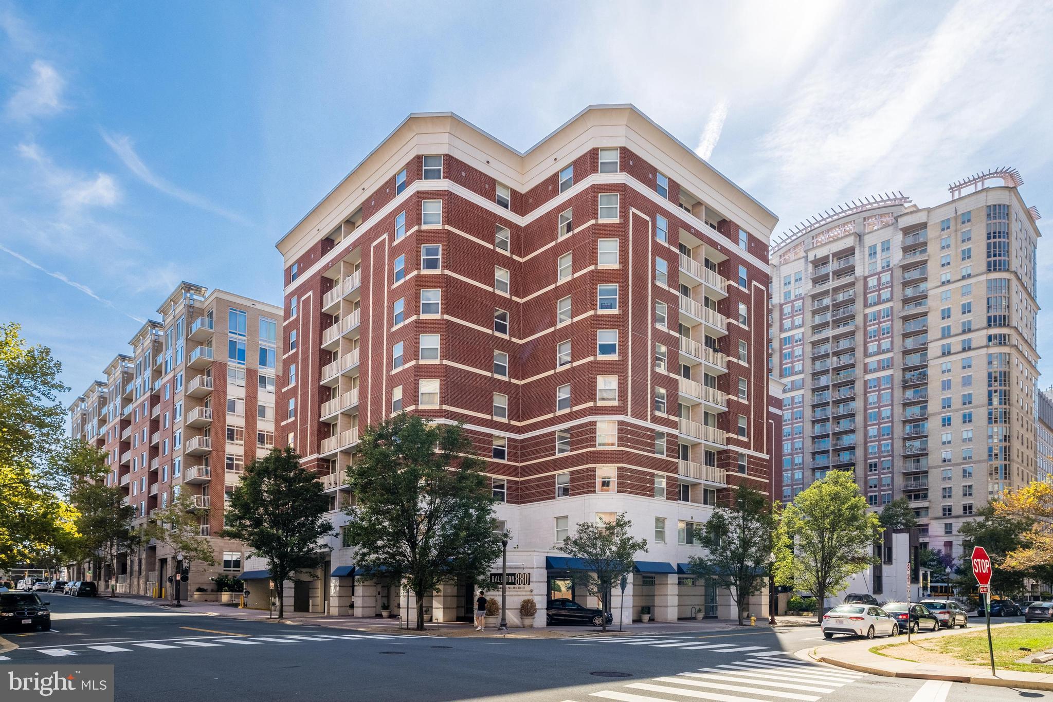 BALLSTON 880 - Residential