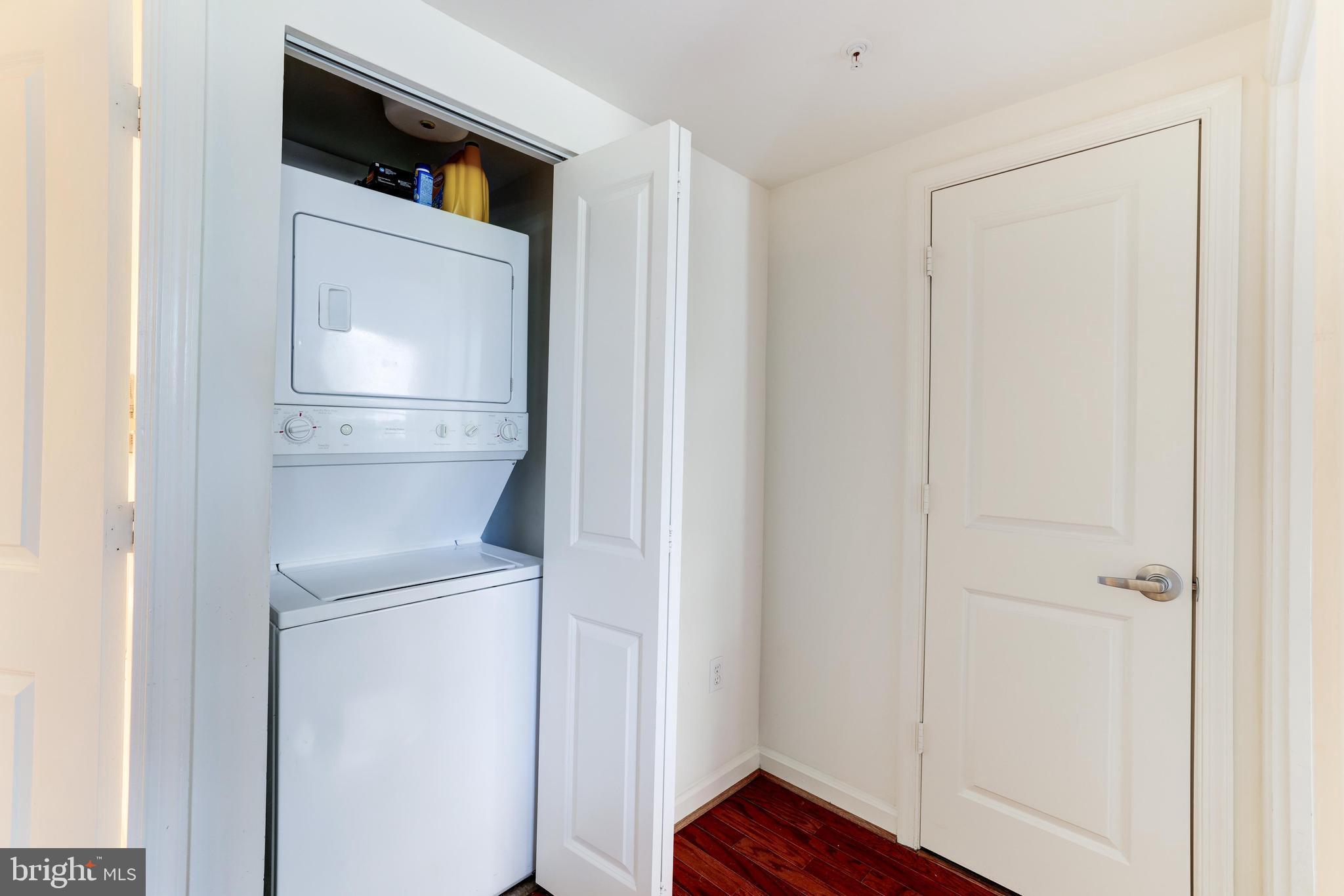 BALLSTON 880 - Residential