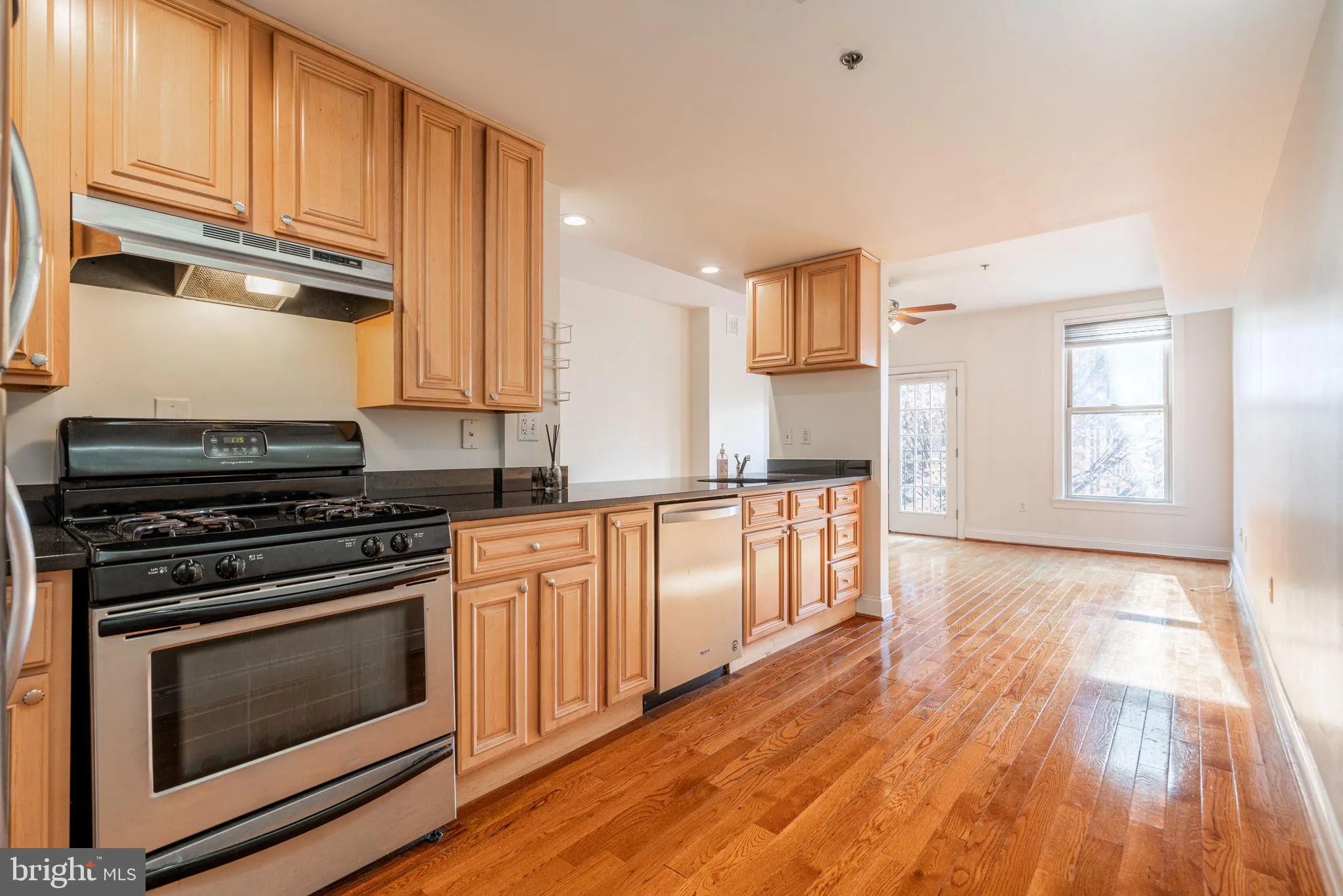 Philadelphia, Pennsylvania 19106, United States, 2 Bedrooms Bedrooms, ,2 BathroomsBathrooms,Residential,Active,25253