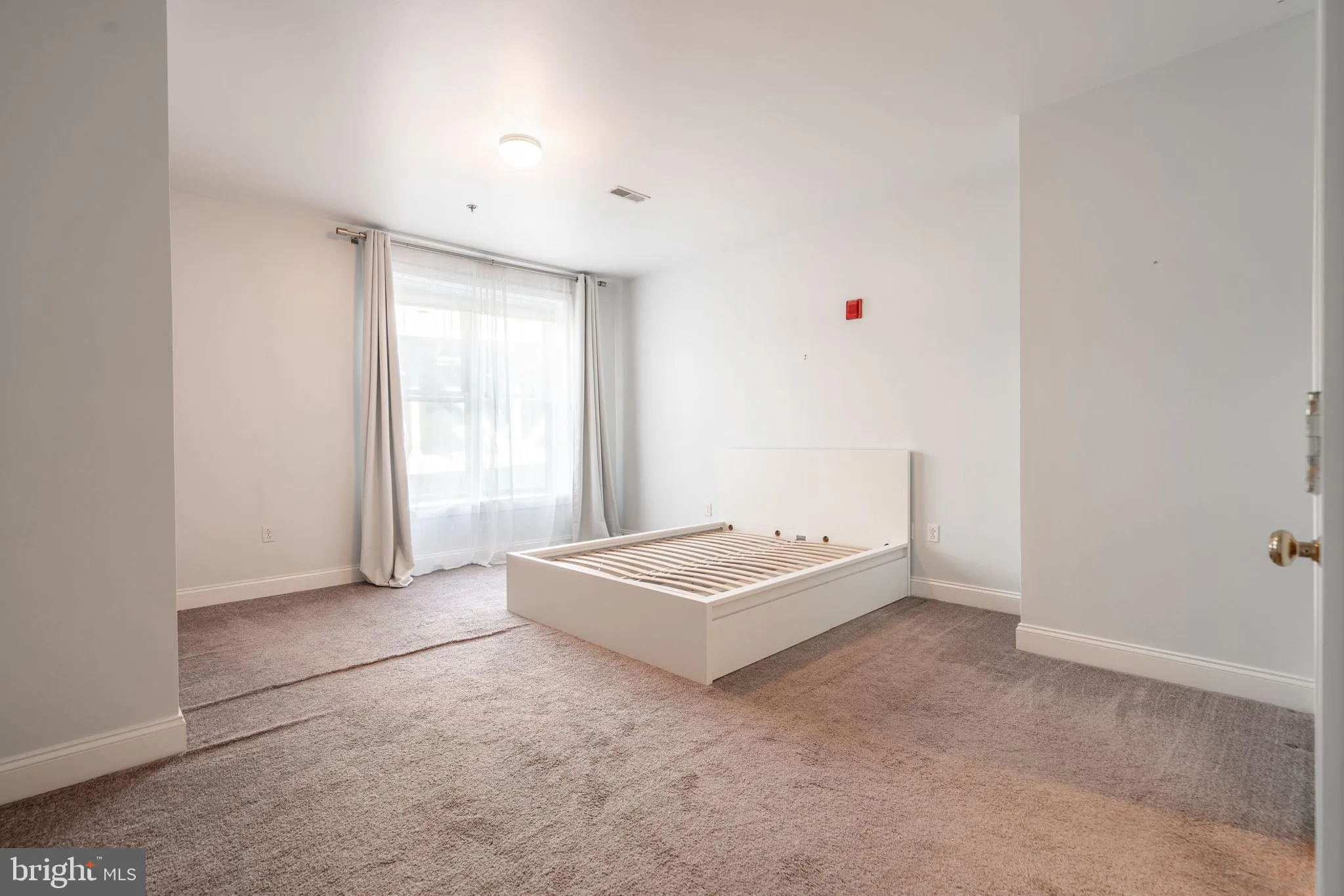 Philadelphia, Pennsylvania 19106, United States, 2 Bedrooms Bedrooms, ,2 BathroomsBathrooms,Residential,Active,25253
