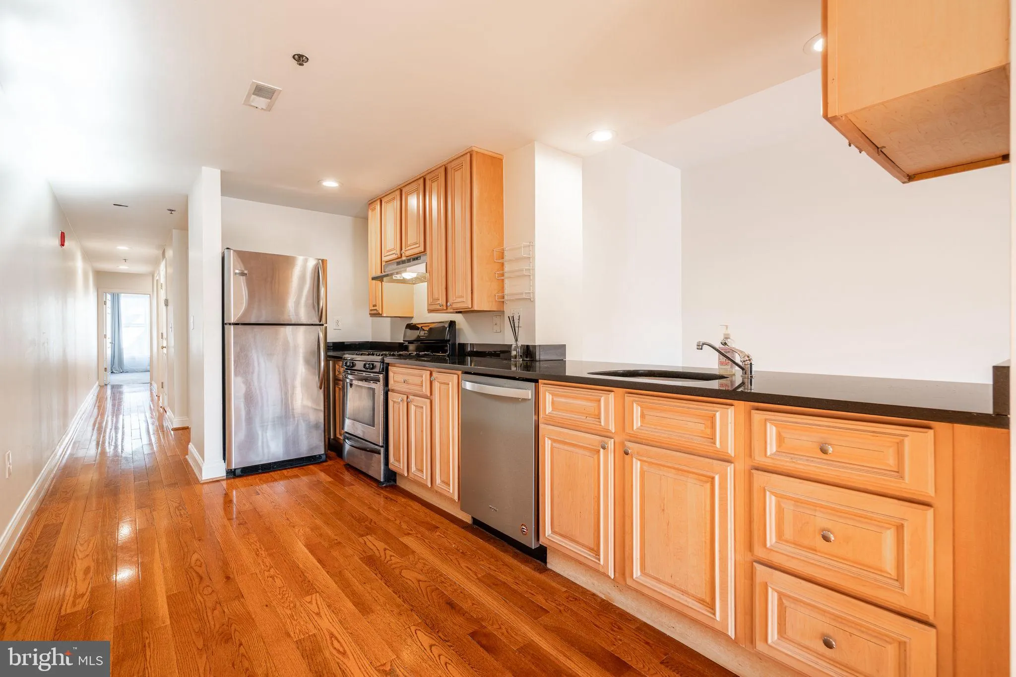 Philadelphia, Pennsylvania 19106, United States, 2 Bedrooms Bedrooms, ,2 BathroomsBathrooms,Residential,Active,25253