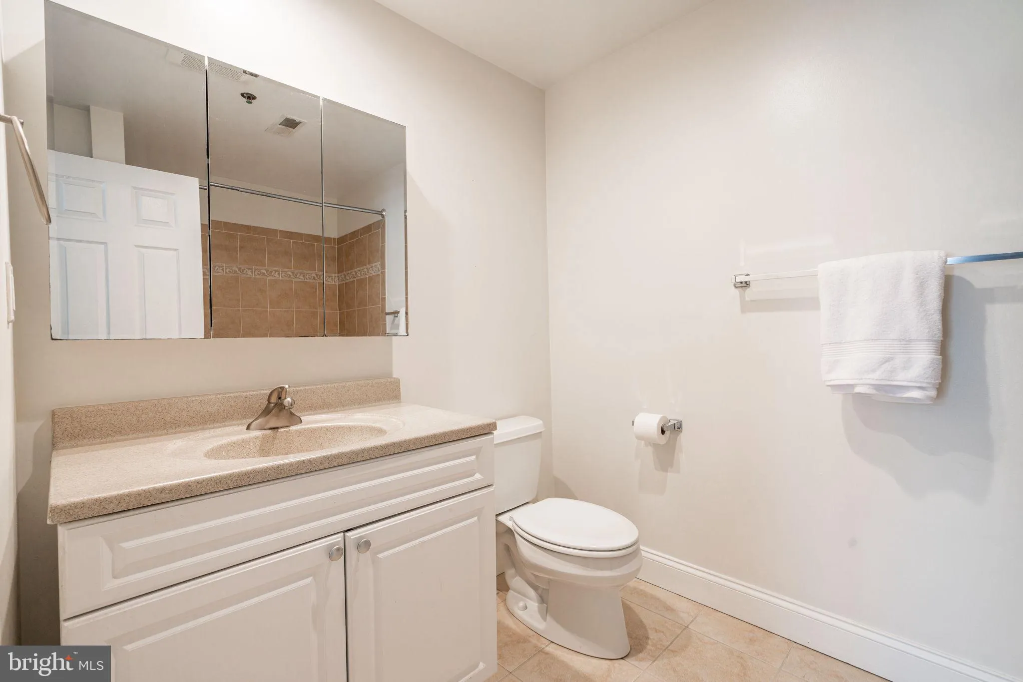 Philadelphia, Pennsylvania 19106, United States, 2 Bedrooms Bedrooms, ,2 BathroomsBathrooms,Residential,Active,25253