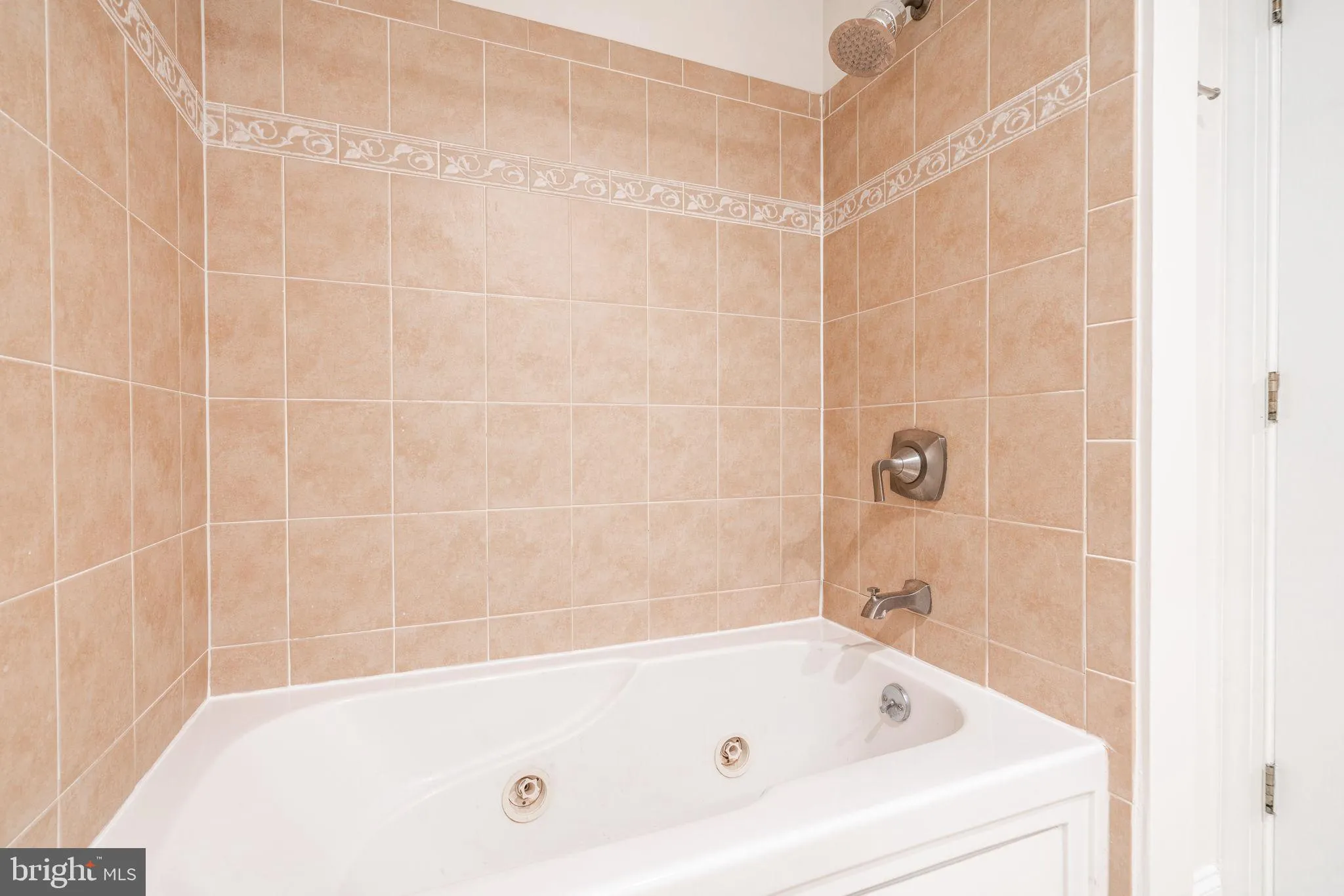 Philadelphia, Pennsylvania 19106, United States, 2 Bedrooms Bedrooms, ,2 BathroomsBathrooms,Residential,Active,25253