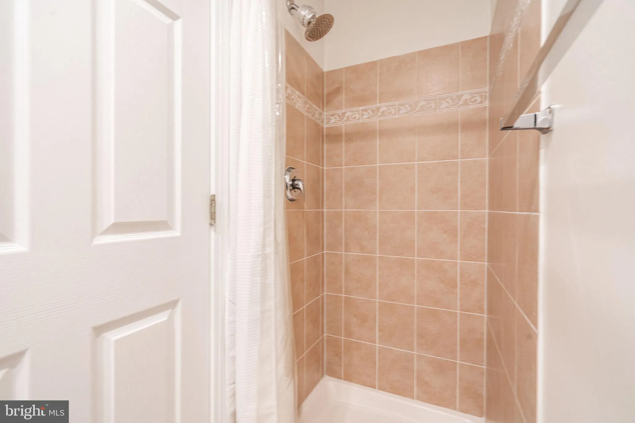 Philadelphia, Pennsylvania 19106, United States, 2 Bedrooms Bedrooms, ,2 BathroomsBathrooms,Residential,Active,25253