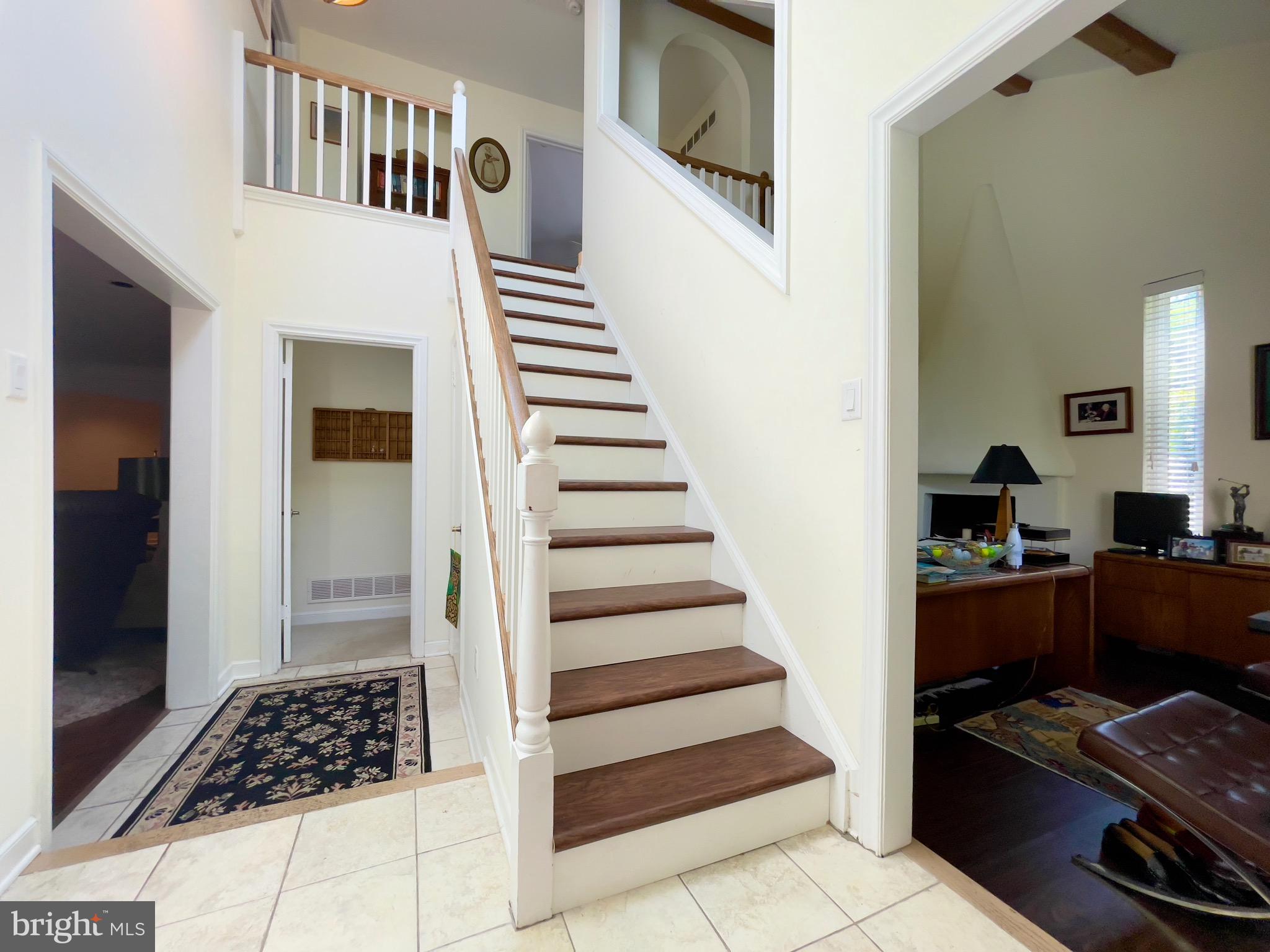 OAK KNOLL - Residential Lease