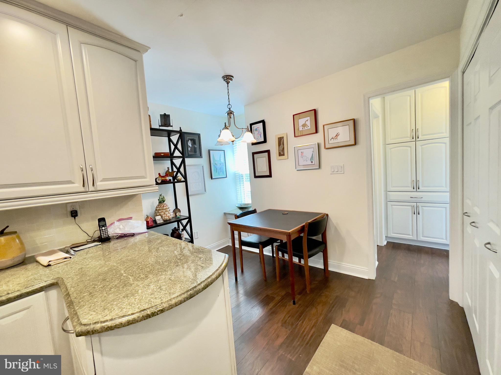 OAK KNOLL - Residential Lease