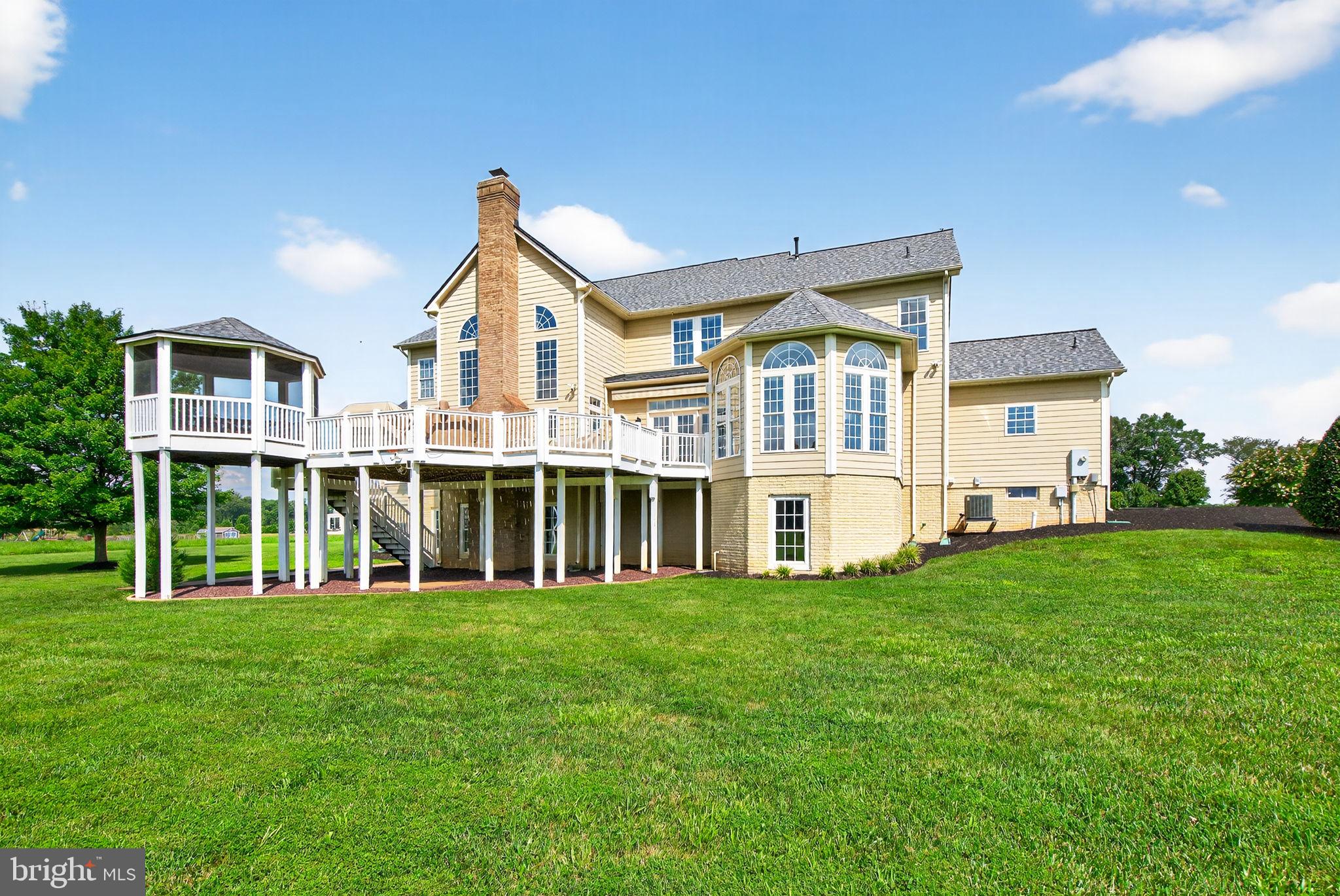 ALEXANDER LAKES - Residential