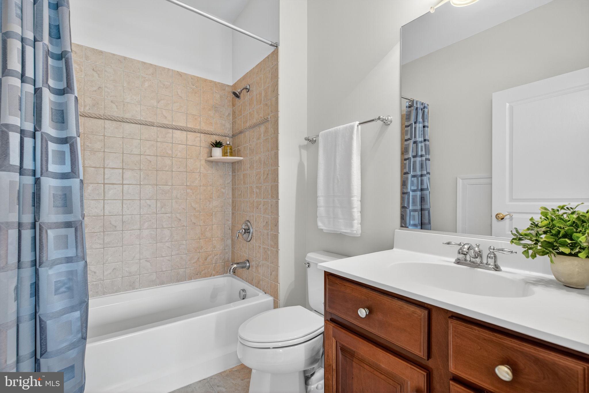 ALEXANDER LAKES - Residential