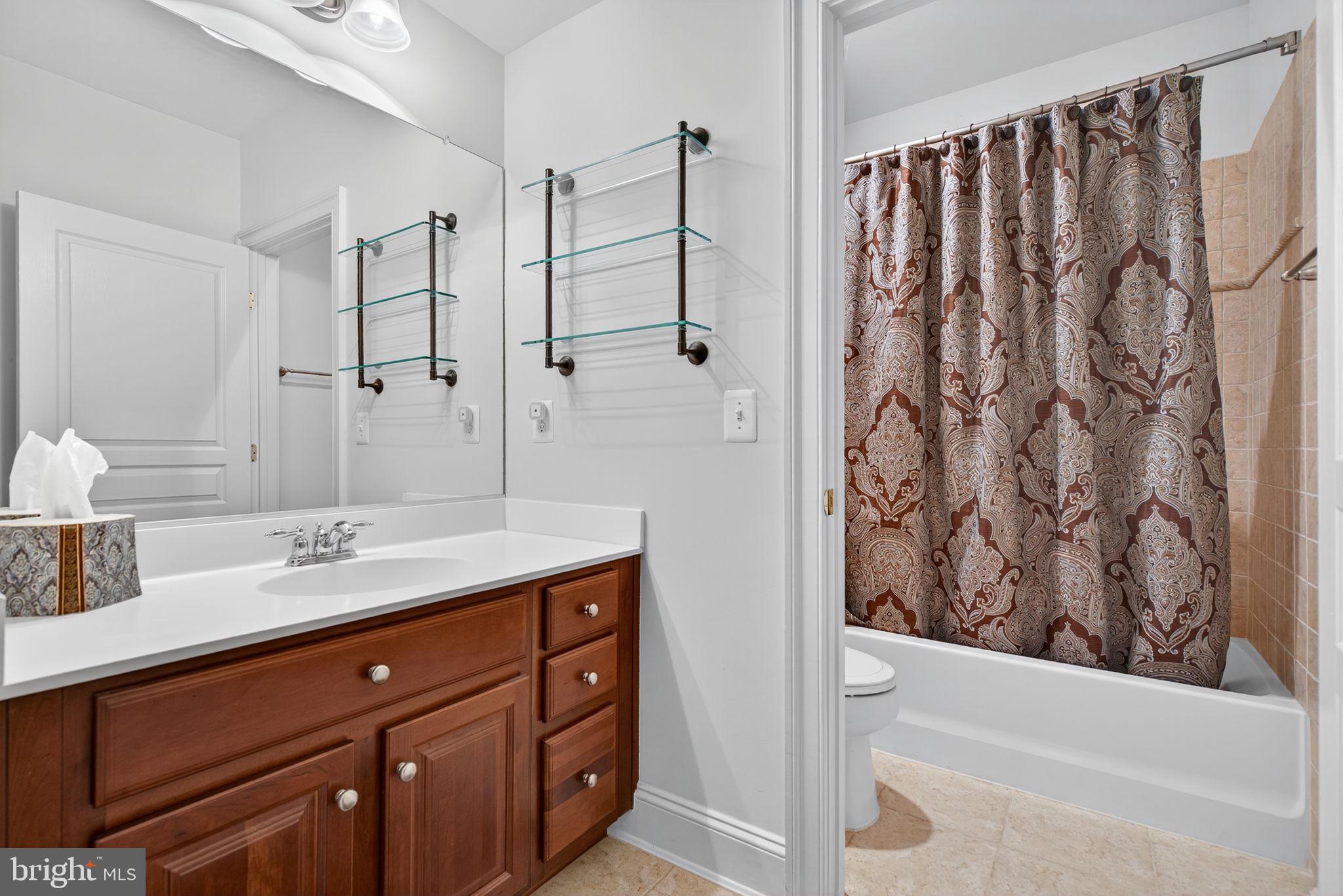 ALEXANDER LAKES - Residential