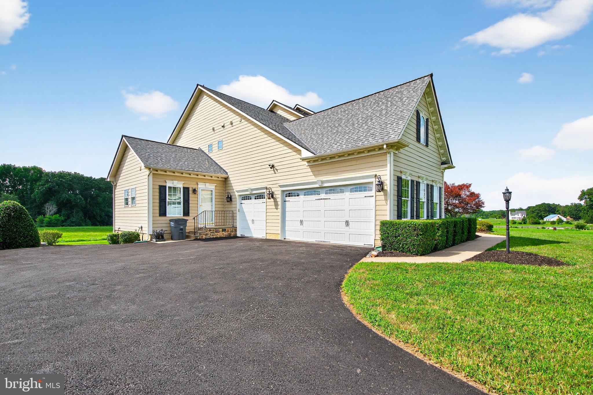 ALEXANDER LAKES - Residential