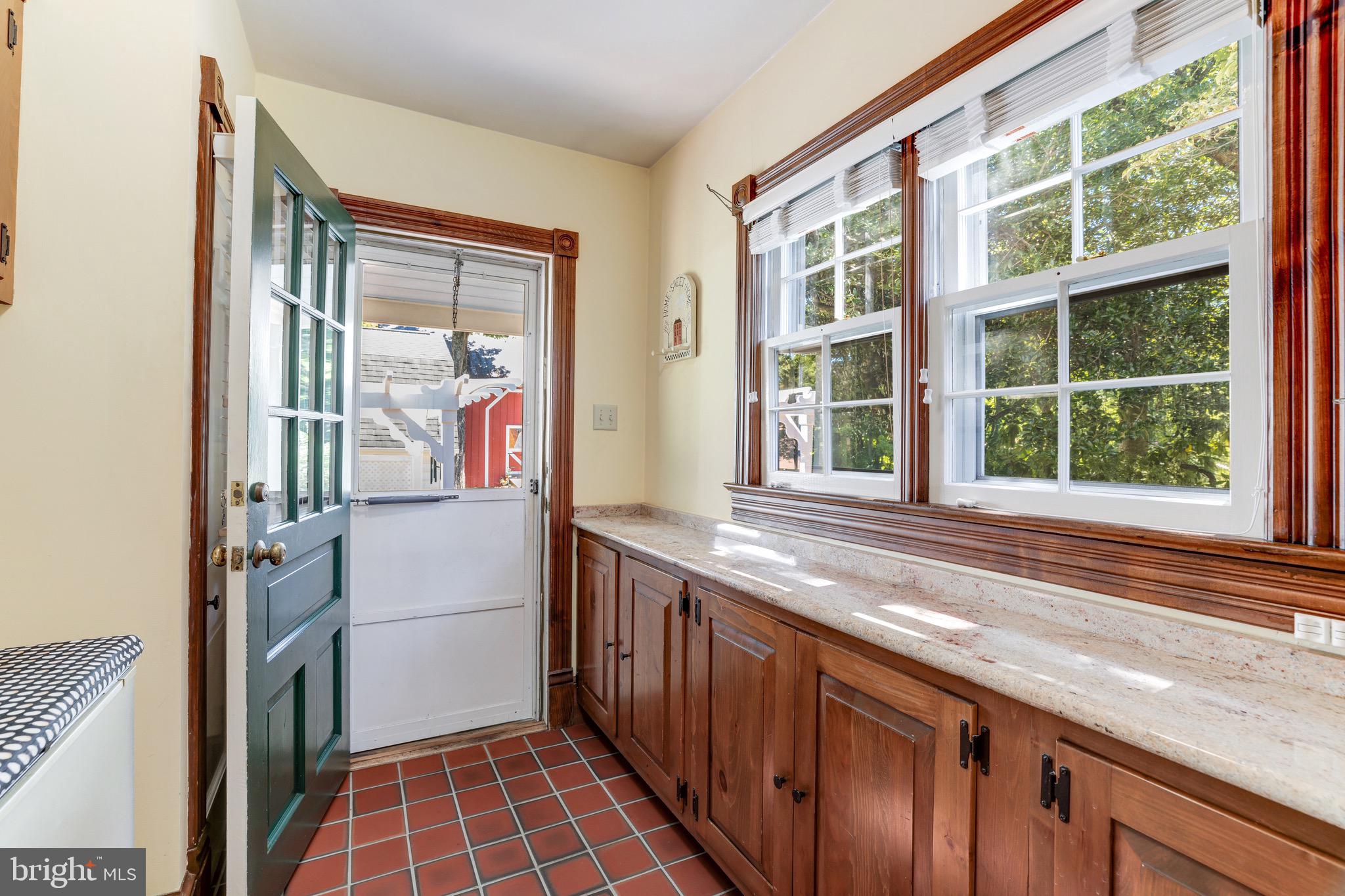 ANNANDALE - Residential